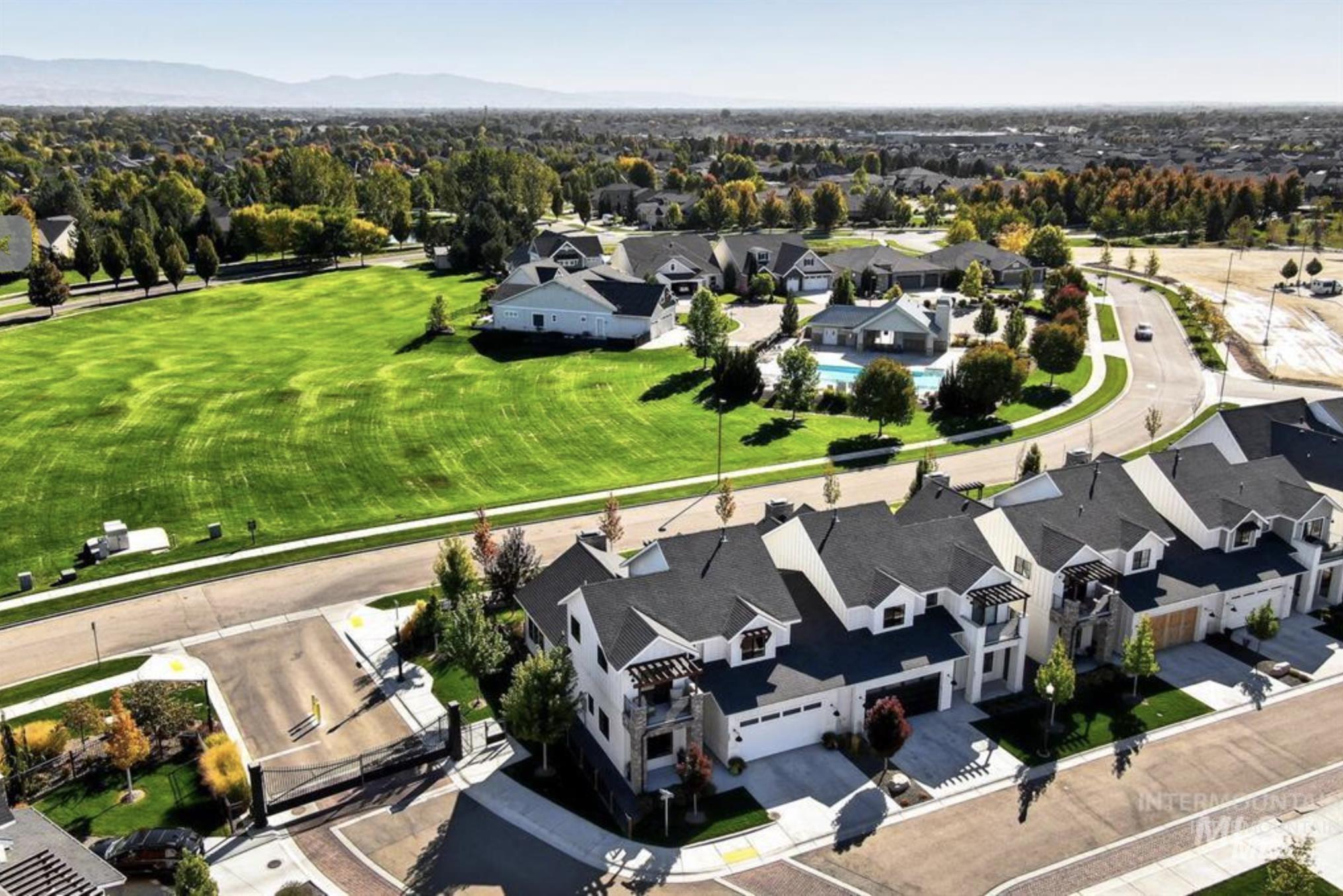 4299 W Bay Oak Ln, Meridian, Idaho 83646, 3 Bedrooms, 2.5 Bathrooms, Residential Income For Sale, Price $649,333,MLS 98963864