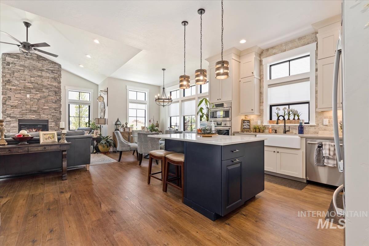 4299 W Bay Oak Ln, Meridian, Idaho 83646, 3 Bedrooms, 2.5 Bathrooms, Residential Income For Sale, Price $649,333,MLS 98963864