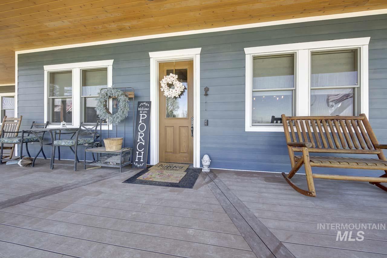 415 N Locust Grove Road, Kuna, Idaho 83634, 6 Bedrooms, 5 Bathrooms, Residential For Sale, Price $1,590,000,MLS 98963874