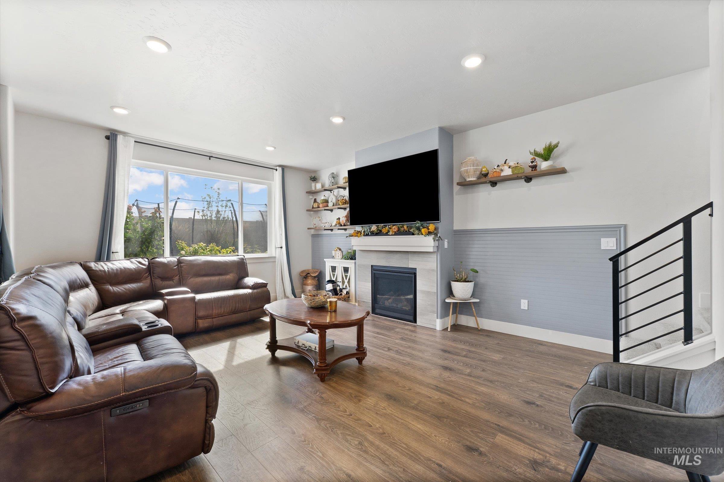 217 E Cusick St., Meridian, Idaho 83642, 4 Bedrooms, 2.5 Bathrooms, Residential For Sale, Price $549,900,MLS 98963876