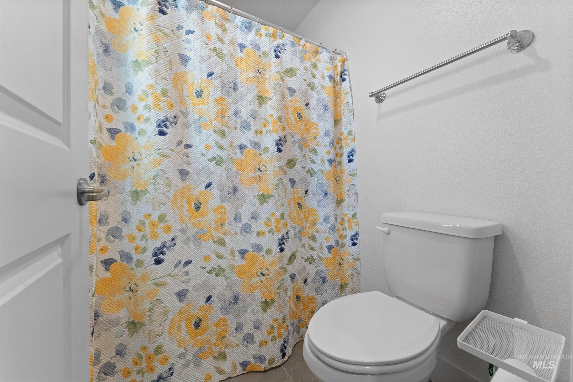 217 E Cusick St., Meridian, Idaho 83642, 4 Bedrooms, 2.5 Bathrooms, Residential For Sale, Price $549,900,MLS 98963876