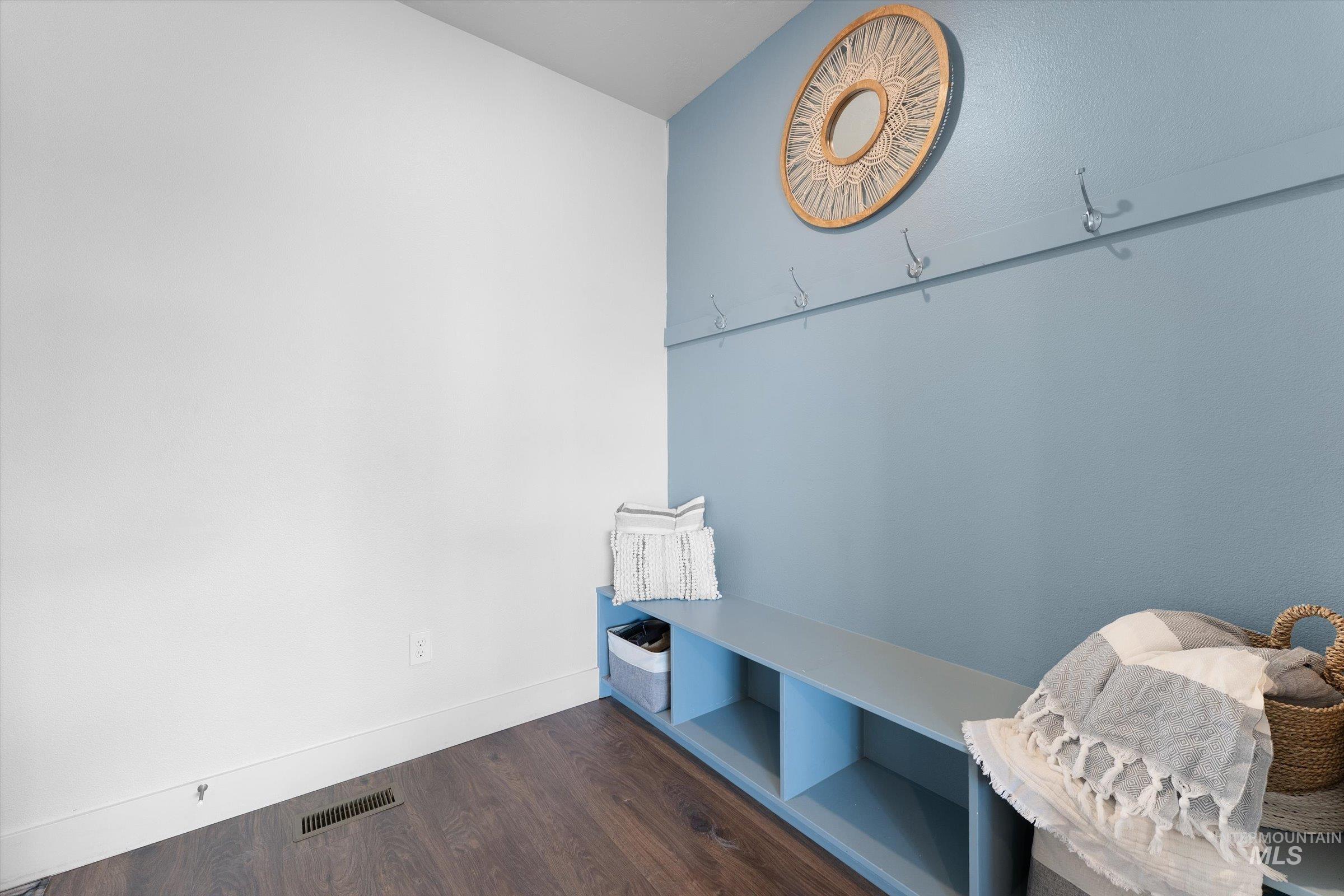 217 E Cusick St., Meridian, Idaho 83642, 4 Bedrooms, 2.5 Bathrooms, Residential For Sale, Price $549,900,MLS 98963876