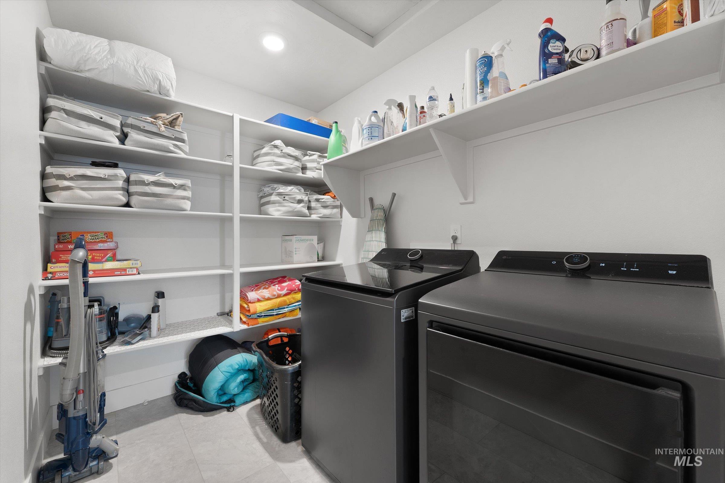 217 E Cusick St., Meridian, Idaho 83642, 4 Bedrooms, 2.5 Bathrooms, Residential For Sale, Price $549,900,MLS 98963876