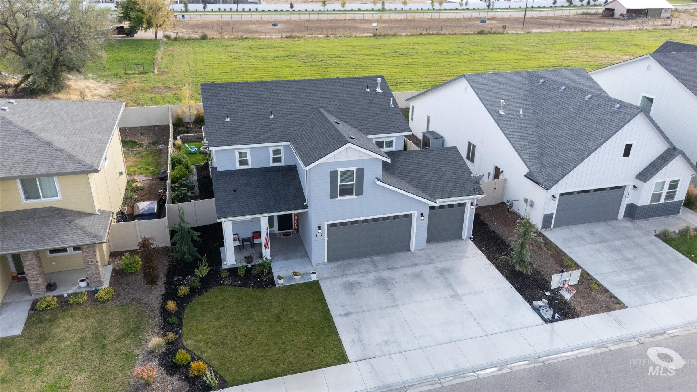 217 E Cusick St., Meridian, Idaho 83642, 4 Bedrooms, 2.5 Bathrooms, Residential For Sale, Price $549,900,MLS 98963876
