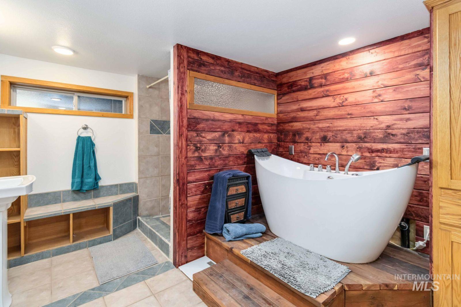 1352 S Main, Riggins, Idaho 83549, 6 Bedrooms, 5 Bathrooms, Residential For Sale, Price $1,200,000,MLS 98963910