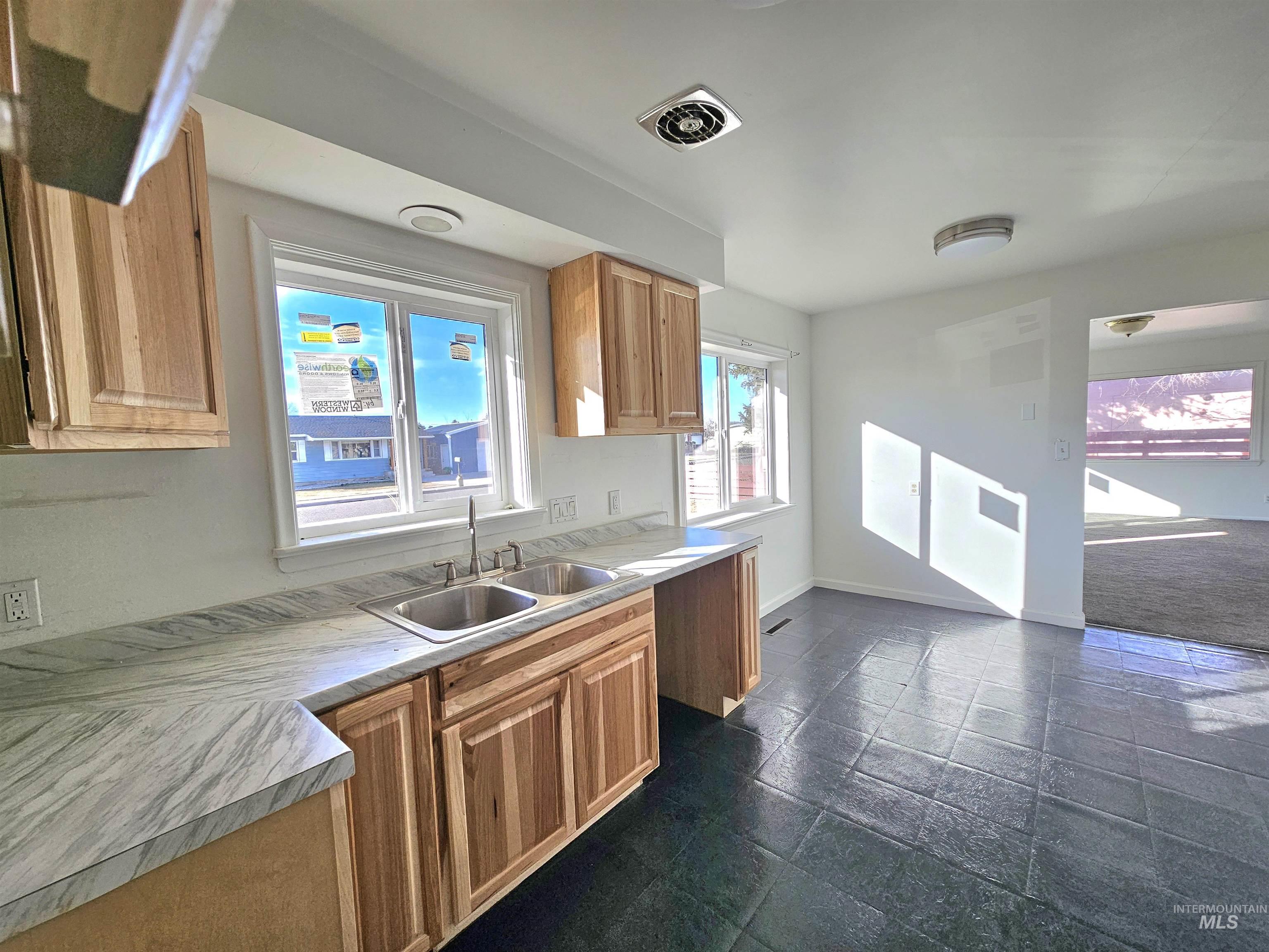 810 S D St., Rupert, Idaho 83350, 4 Bedrooms, 2 Bathrooms, Residential For Sale, Price $335,000, 98963911