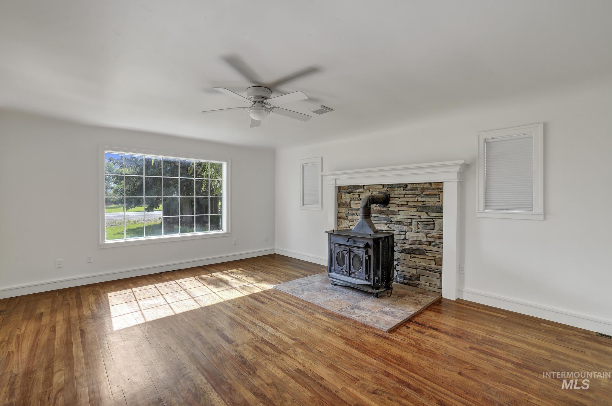 366 W 400 S, Heyburn, Idaho 83336, 4 Bedrooms, 2.5 Bathrooms, Residential For Sale, Price $445,000, 98963913