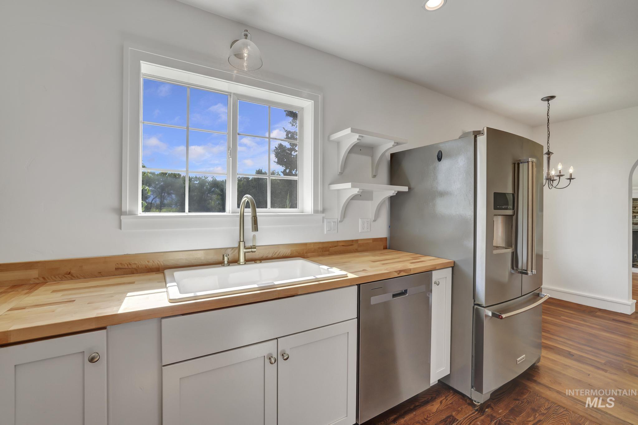 366 W 400 S, Heyburn, Idaho 83336, 4 Bedrooms, 2.5 Bathrooms, Residential For Sale, Price $445,000, 98963913