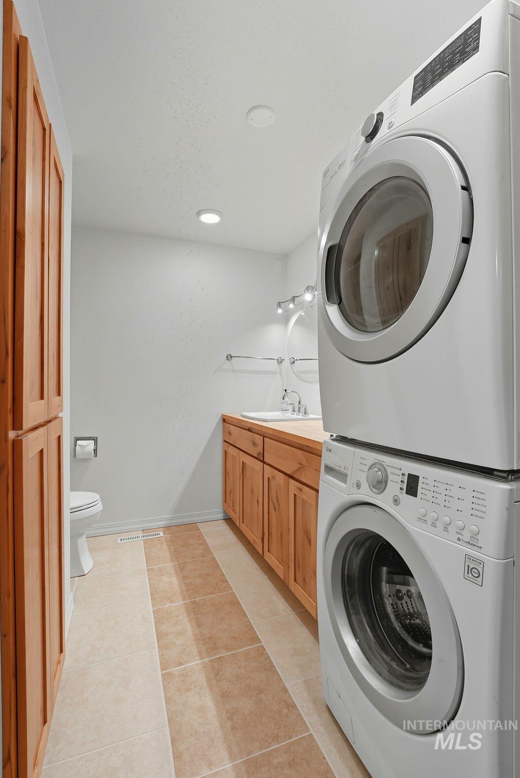 1101 5th Street, Asotin, Washington 99402, 4 Bedrooms, 4.5 Bathrooms, Residential For Sale, Price $799,750,MLS 98963921