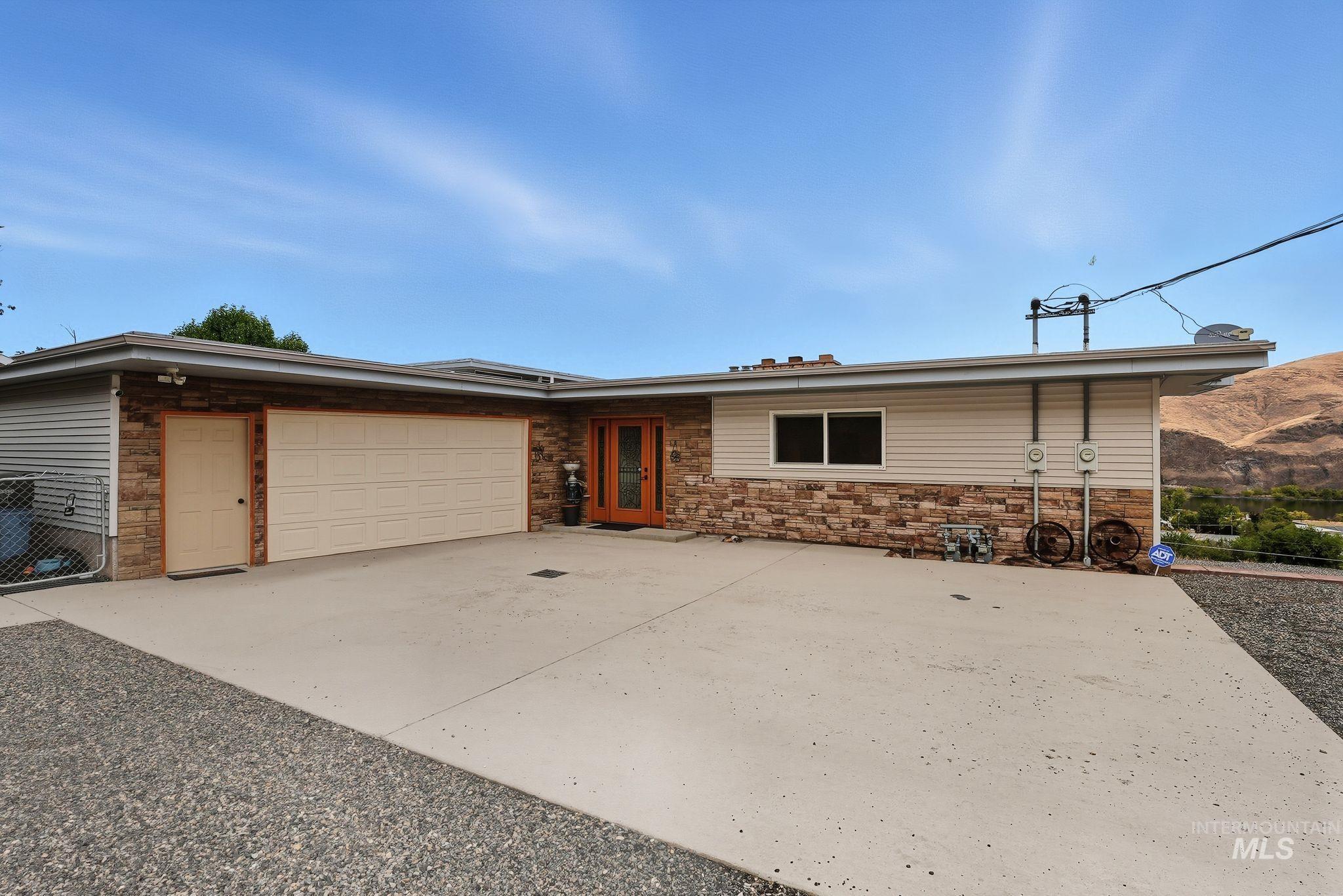 1101 5th Street, Asotin, Washington 99402, 4 Bedrooms, 4.5 Bathrooms, Residential For Sale, Price $799,750,MLS 98963921