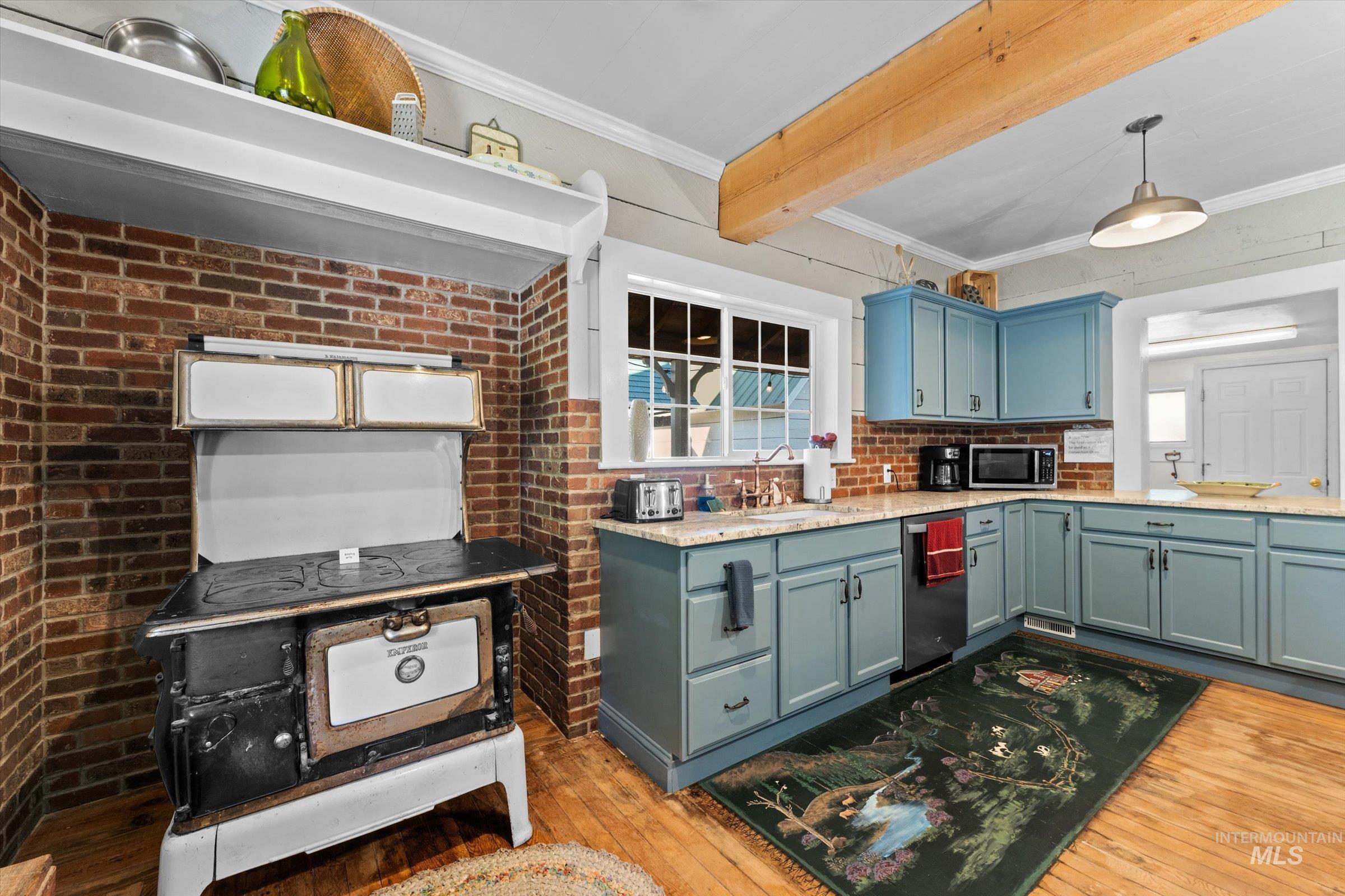 315 Middlefork, Garden Valley, Idaho 83622, 7 Bedrooms, 7.5 Bathrooms, Residential For Sale, Price $1,589,000,MLS 98963953