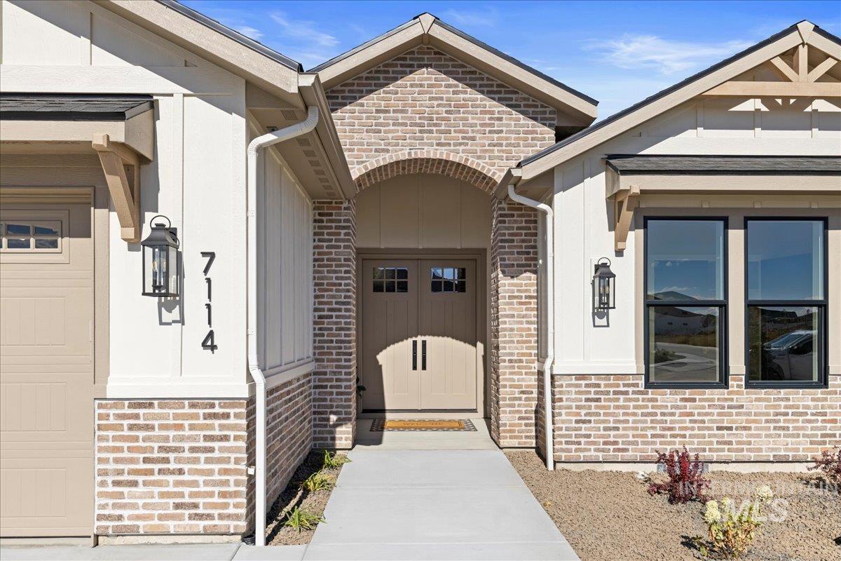 7114 E Chicken Hawk Loop, Nampa, Idaho 83686, 3 Bedrooms, 2.5 Bathrooms, Residential For Sale, Price $779,900,MLS 98963959