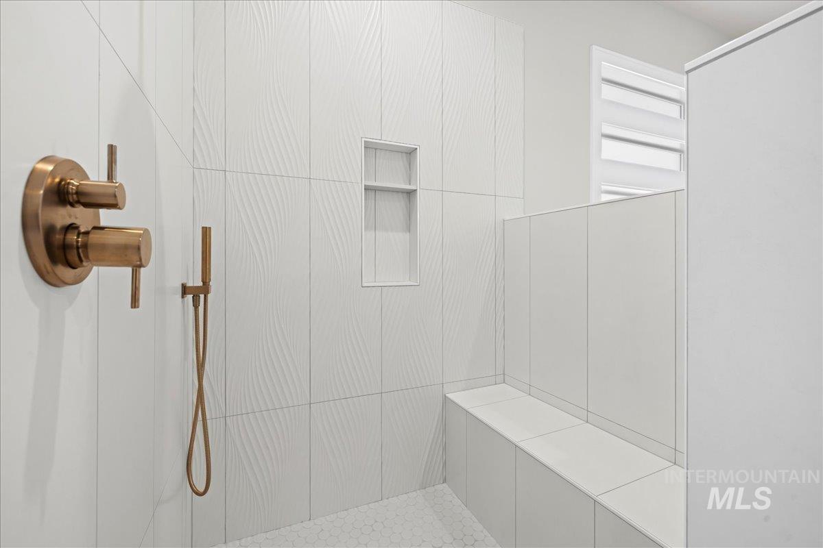 7114 E Chicken Hawk Loop, Nampa, Idaho 83686, 3 Bedrooms, 2.5 Bathrooms, Residential For Sale, Price $779,900,MLS 98963959