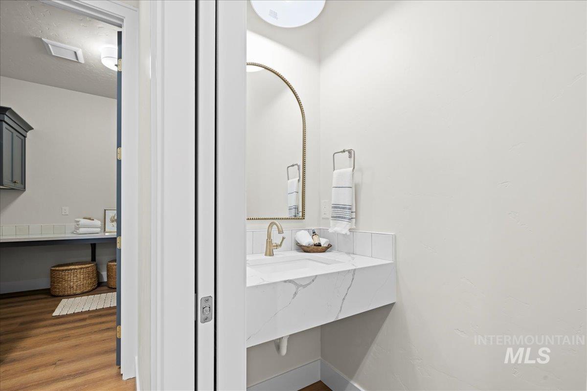 7114 E Chicken Hawk Loop, Nampa, Idaho 83686, 3 Bedrooms, 2.5 Bathrooms, Residential For Sale, Price $779,900,MLS 98963959