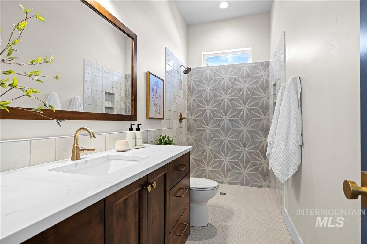 7114 E Chicken Hawk Loop, Nampa, Idaho 83686, 3 Bedrooms, 2.5 Bathrooms, Residential For Sale, Price $779,900,MLS 98963959