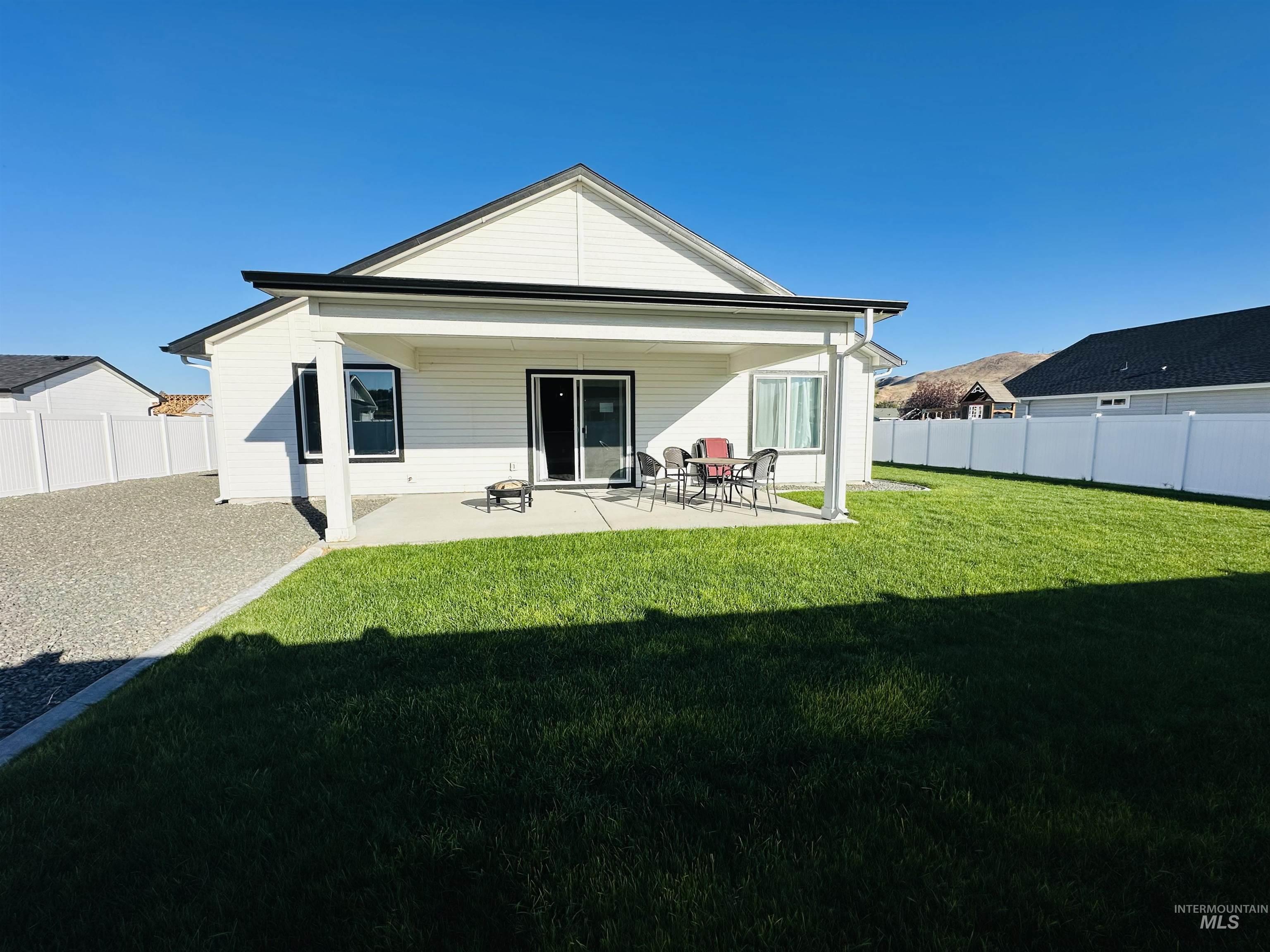 911 Campbell st, Vale, Oregon 97918, 3 Bedrooms, 2 Bathrooms, Residential For Sale, Price $315,000,MLS 98963984