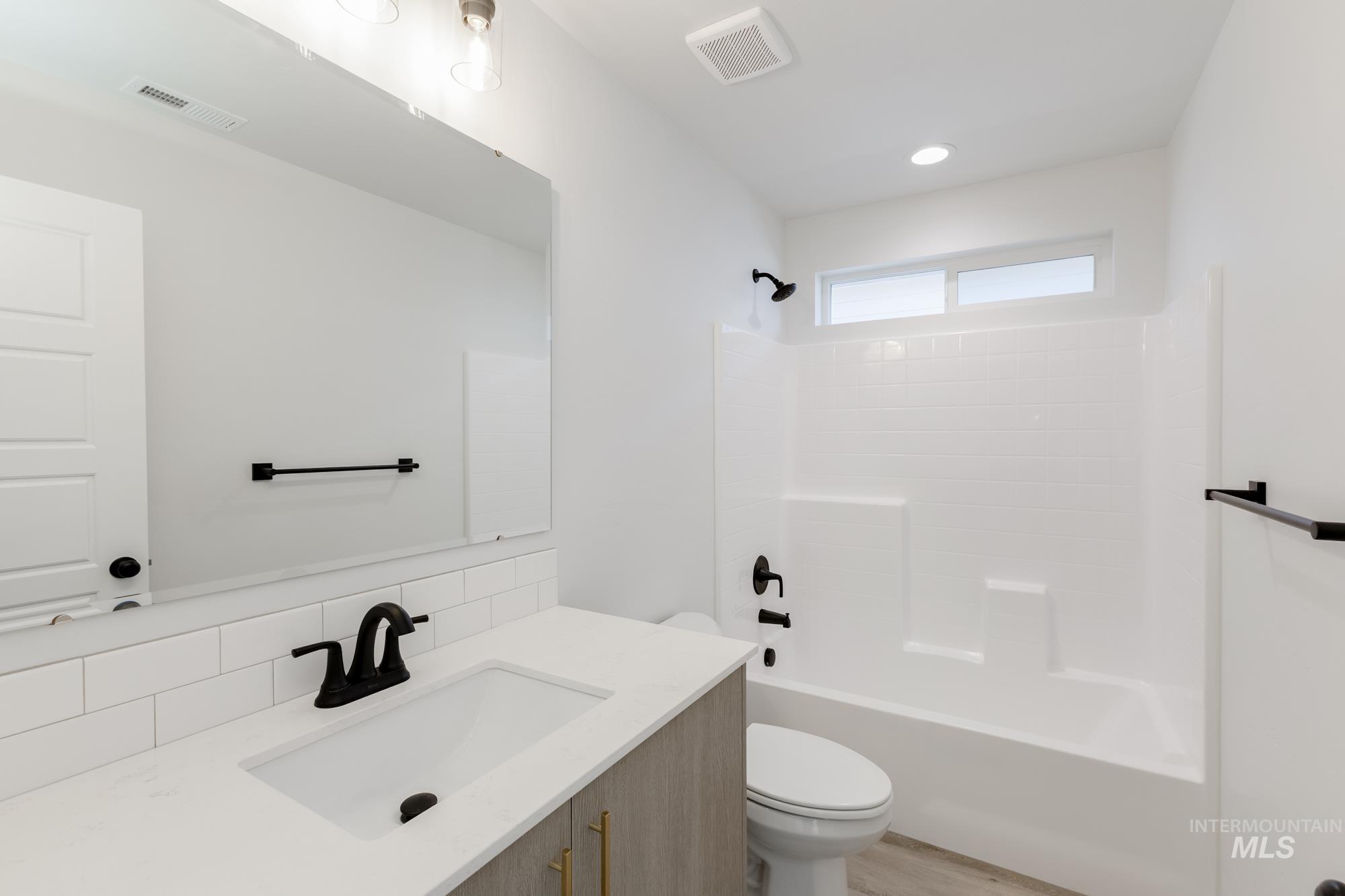 10516 W Tinder St, Star, Idaho 83669, 4 Bedrooms, 2 Bathrooms, Residential For Sale, Price $444,990,MLS 98963991