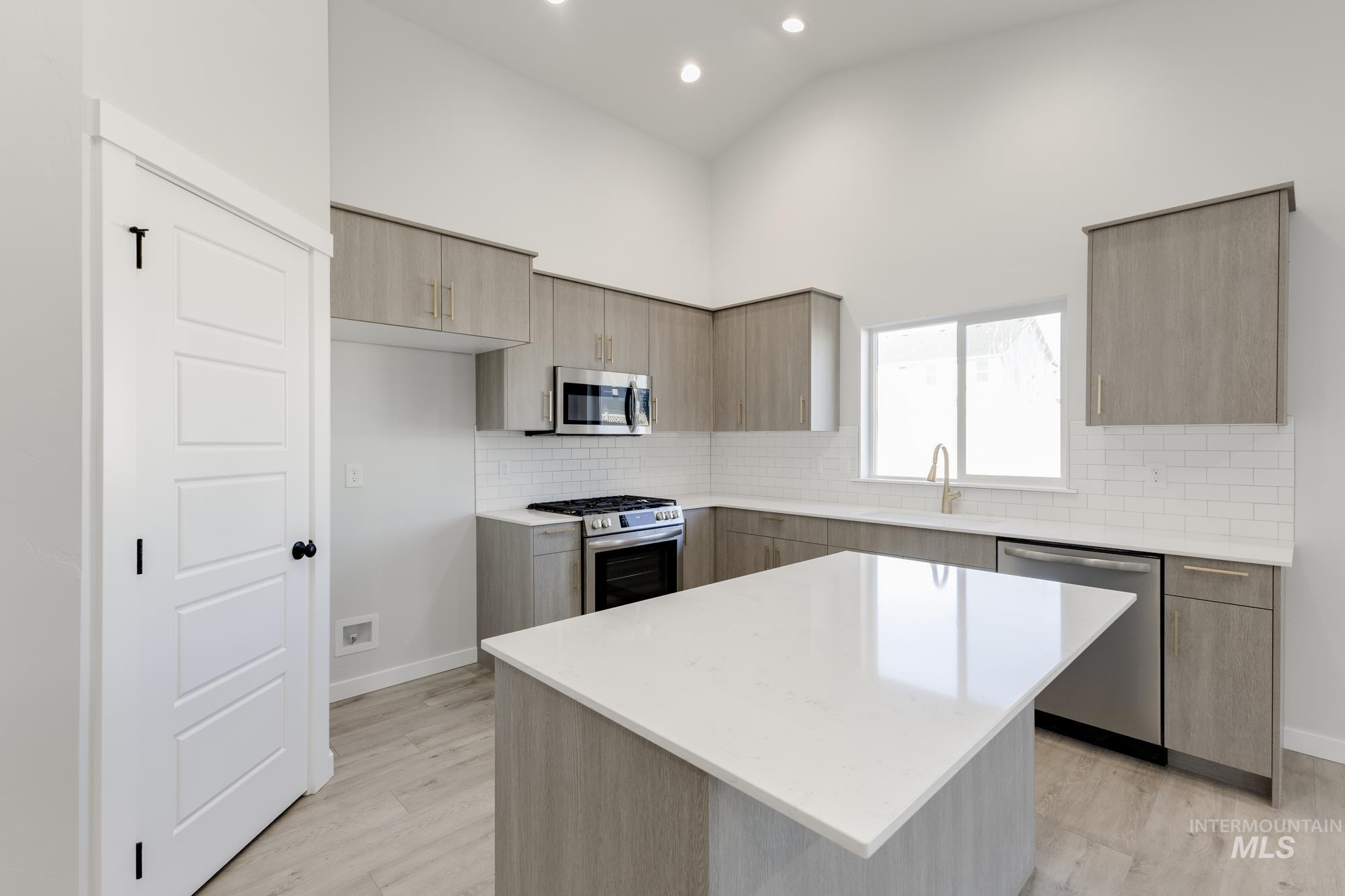 10516 W Tinder St, Star, Idaho 83669, 4 Bedrooms, 2 Bathrooms, Residential For Sale, Price $444,990,MLS 98963991