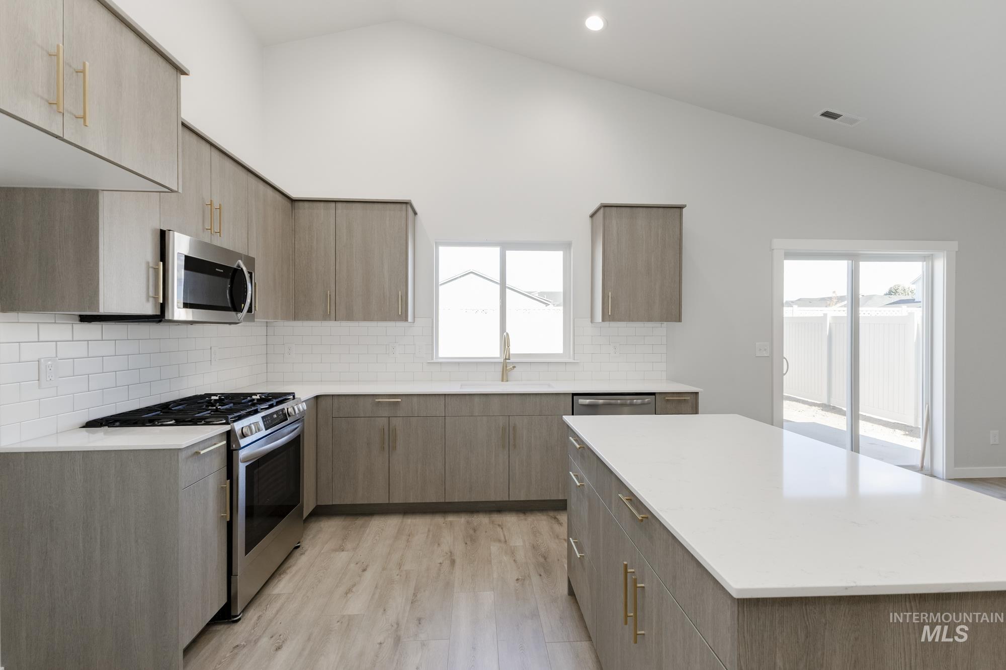 10516 W Tinder St, Star, Idaho 83669, 4 Bedrooms, 2 Bathrooms, Residential For Sale, Price $444,990,MLS 98963991