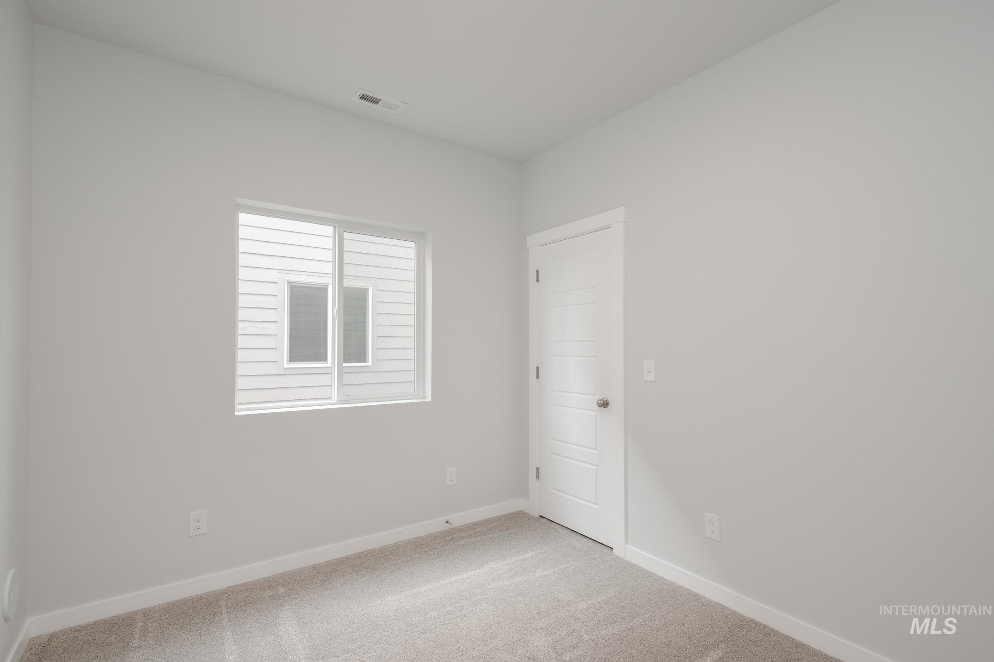 910 N Mirror Creek Way, Meridian, Idaho 83642, 4 Bedrooms, 2.5 Bathrooms, Residential For Sale, Price $489,990,MLS 98963993