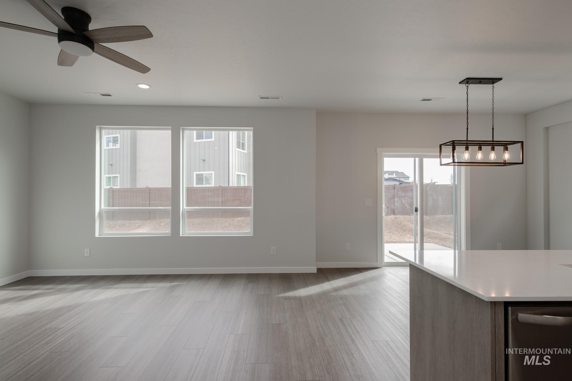 910 N Mirror Creek Way, Meridian, Idaho 83642, 4 Bedrooms, 2.5 Bathrooms, Residential For Sale, Price $489,990,MLS 98963993