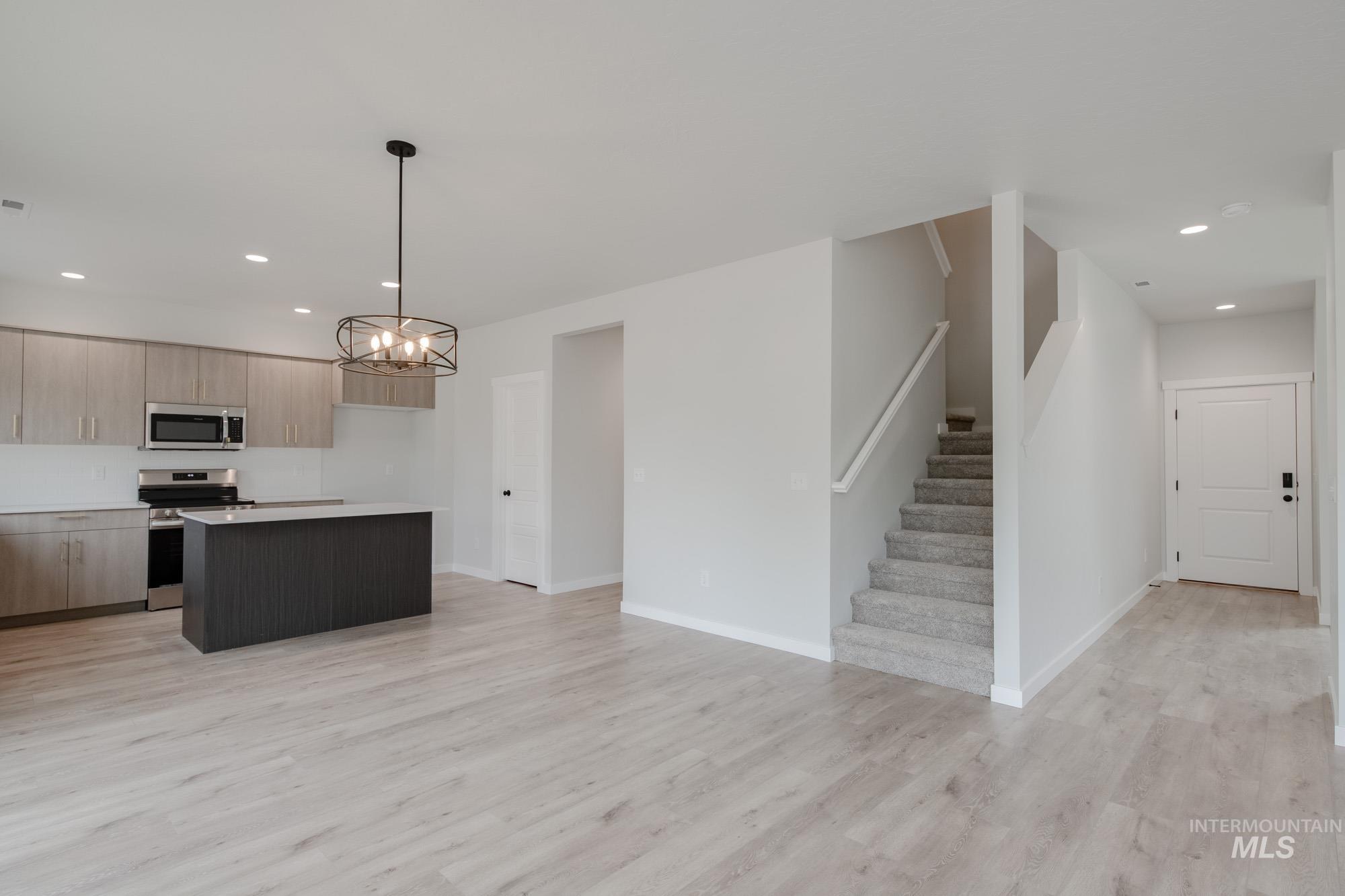 3650 W Dover St, Meridian, Idaho 83642, 4 Bedrooms, 2.5 Bathrooms, Residential For Sale, Price $519,990,MLS 98963994