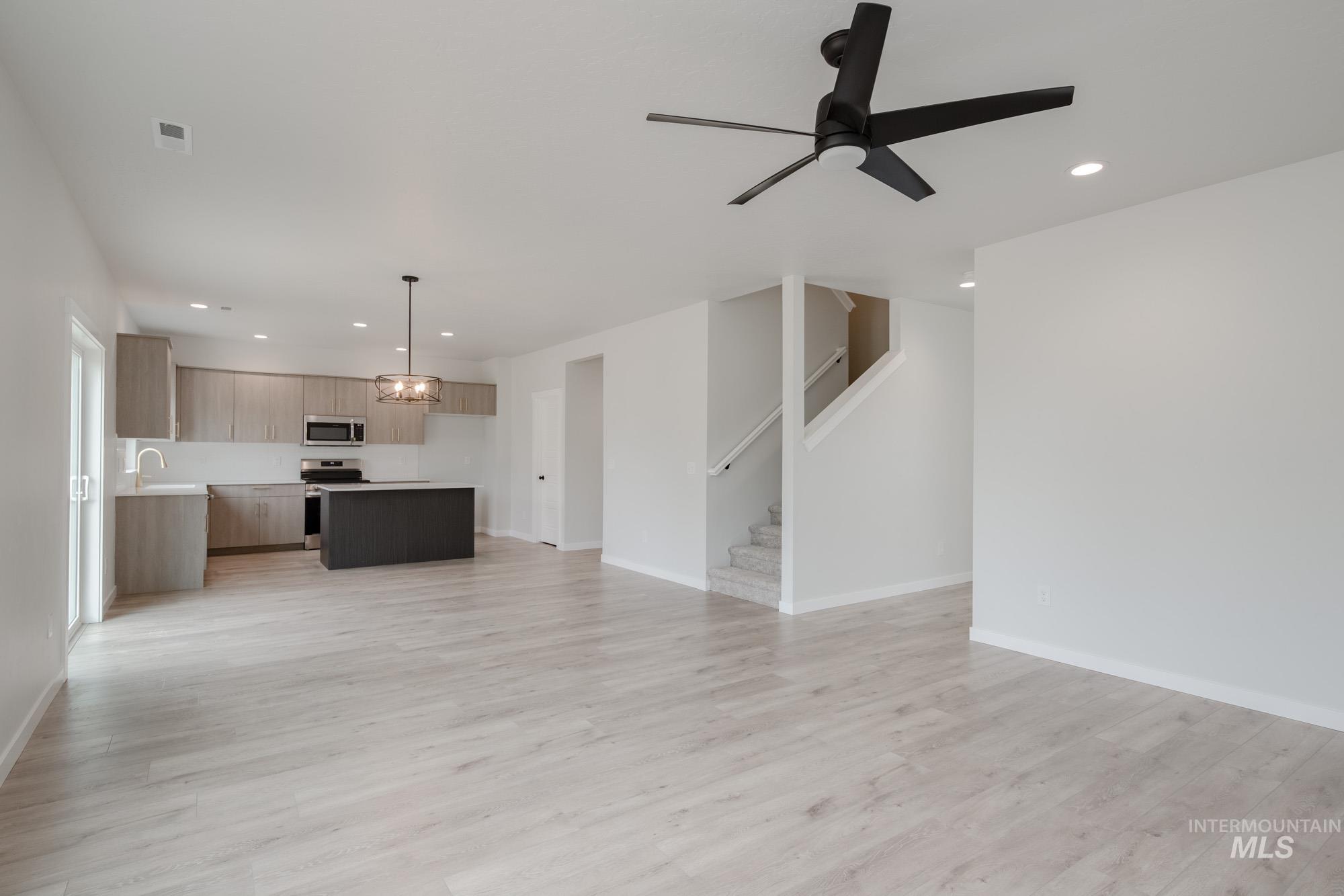 3650 W Dover St, Meridian, Idaho 83642, 4 Bedrooms, 2.5 Bathrooms, Residential For Sale, Price $519,990,MLS 98963994