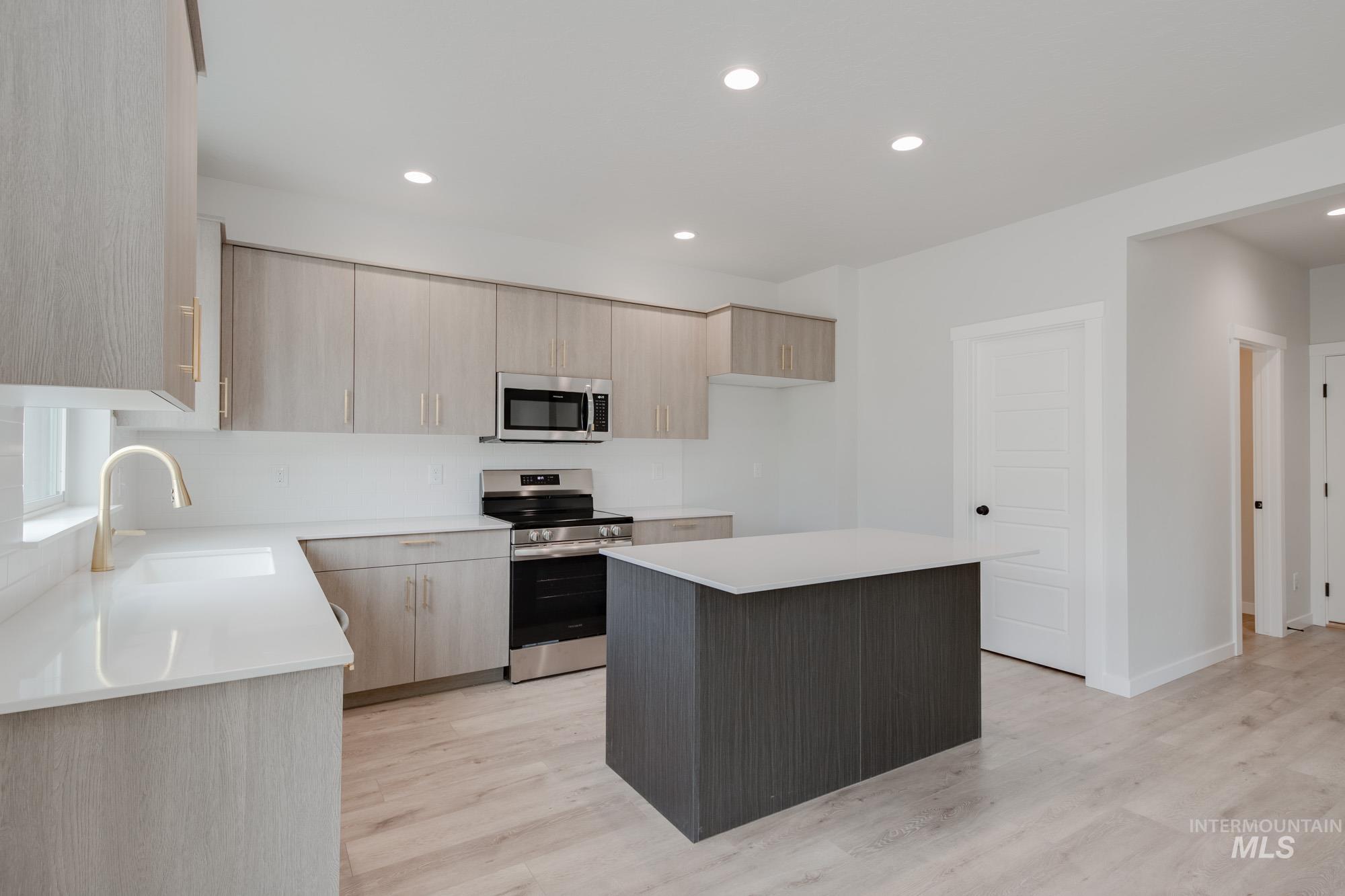 3650 W Dover St, Meridian, Idaho 83642, 4 Bedrooms, 2.5 Bathrooms, Residential For Sale, Price $519,990,MLS 98963994