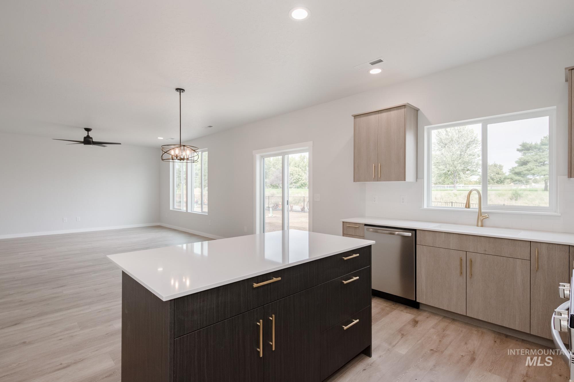 3650 W Dover St, Meridian, Idaho 83642, 4 Bedrooms, 2.5 Bathrooms, Residential For Sale, Price $519,990,MLS 98963994