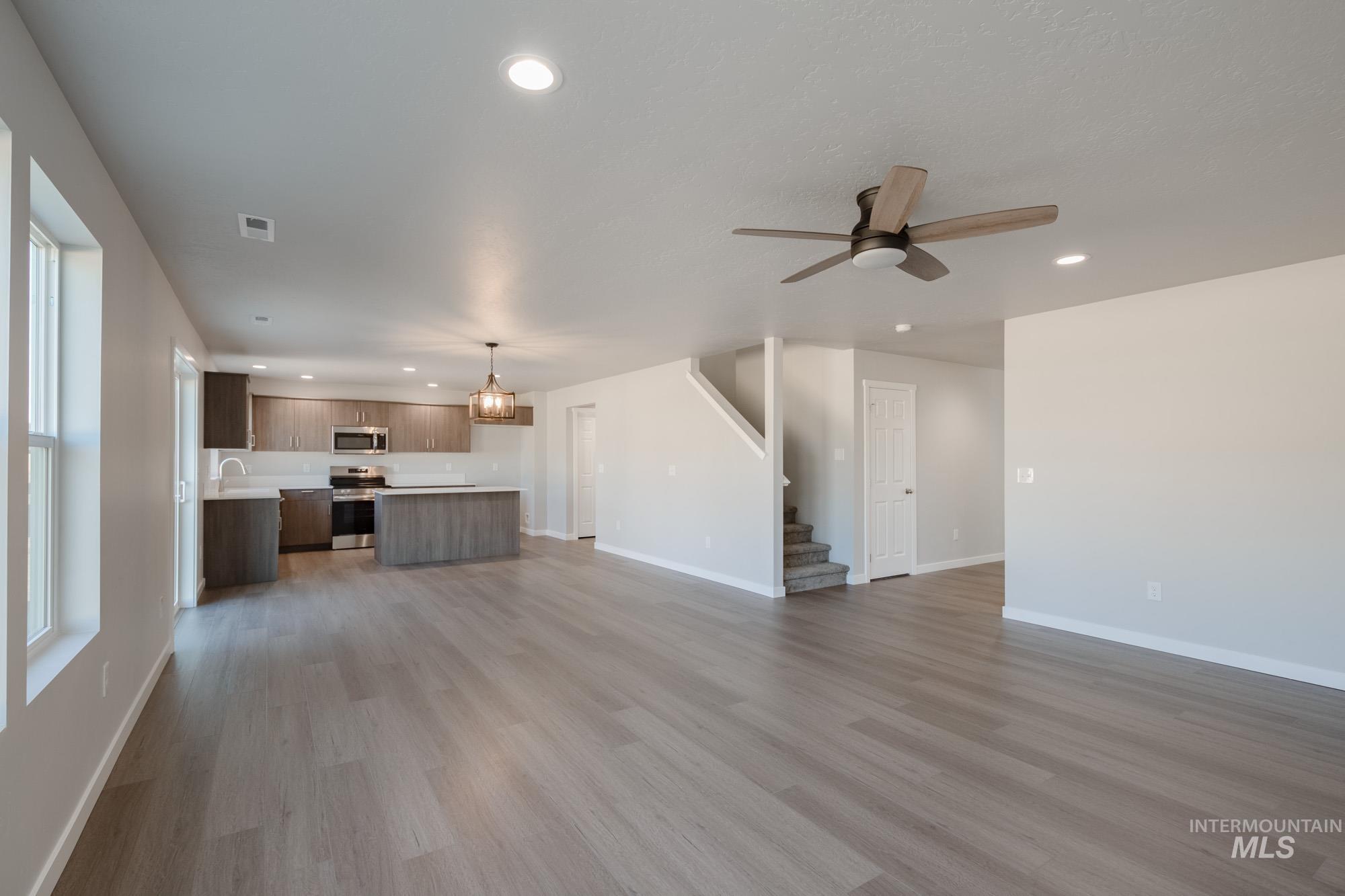 1746 Webb Brook St, Middleton, Idaho 83644, 5 Bedrooms, 3 Bathrooms, Residential For Sale, Price $514,990,MLS 98963996