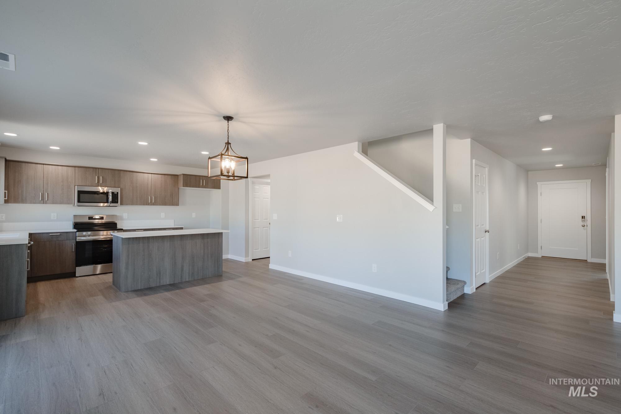 1746 Webb Brook St, Middleton, Idaho 83644, 5 Bedrooms, 3 Bathrooms, Residential For Sale, Price $514,990,MLS 98963996