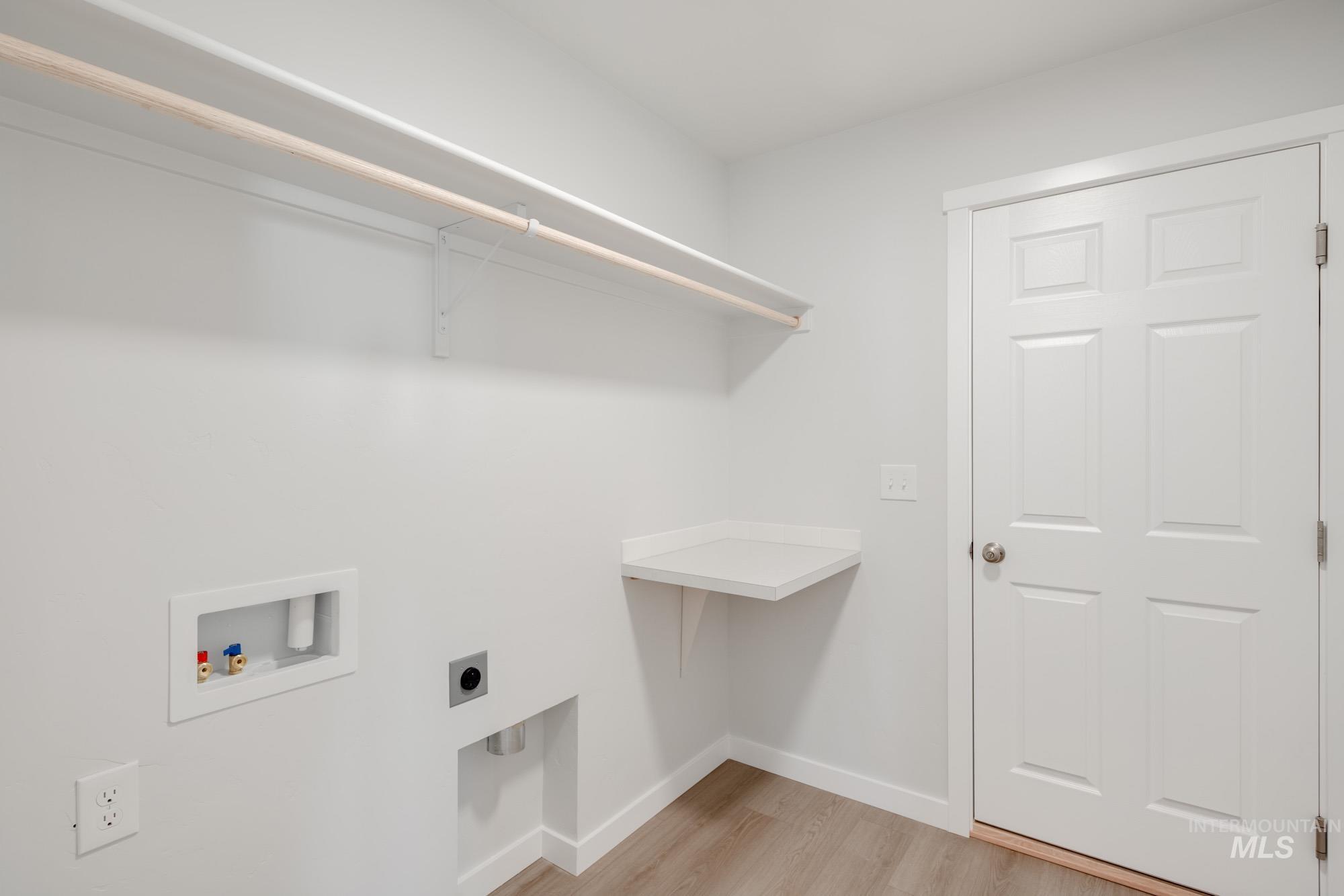 1079 Grass Pond Ave, Middleton, Idaho 83644, 3 Bedrooms, 2 Bathrooms, Residential For Sale, Price $429,990,MLS 98963997