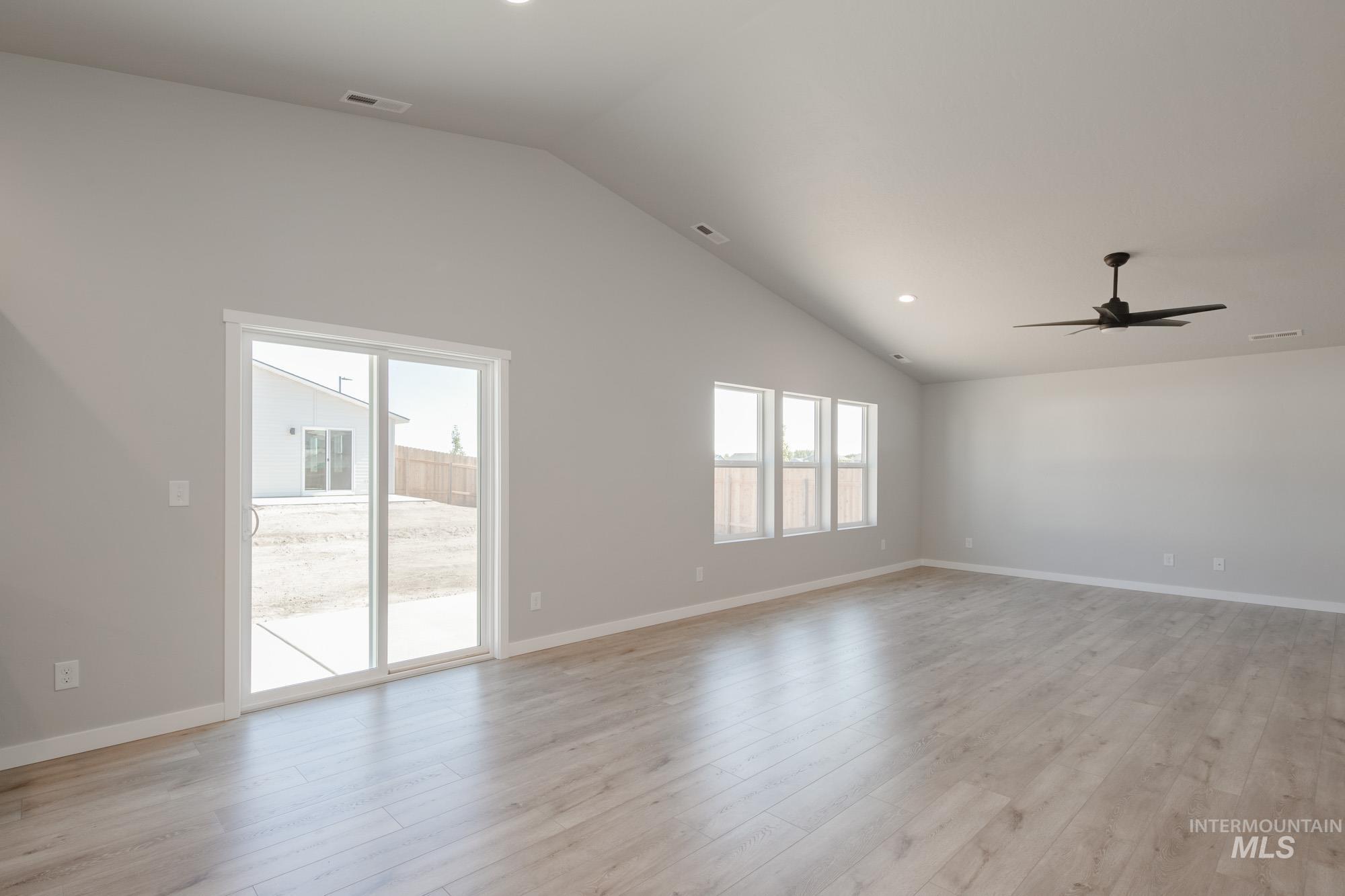 1084 Woods Bog Ct, Middleton, Idaho 83644, 4 Bedrooms, 2 Bathrooms, Residential For Sale, Price $444,990,MLS 98963999