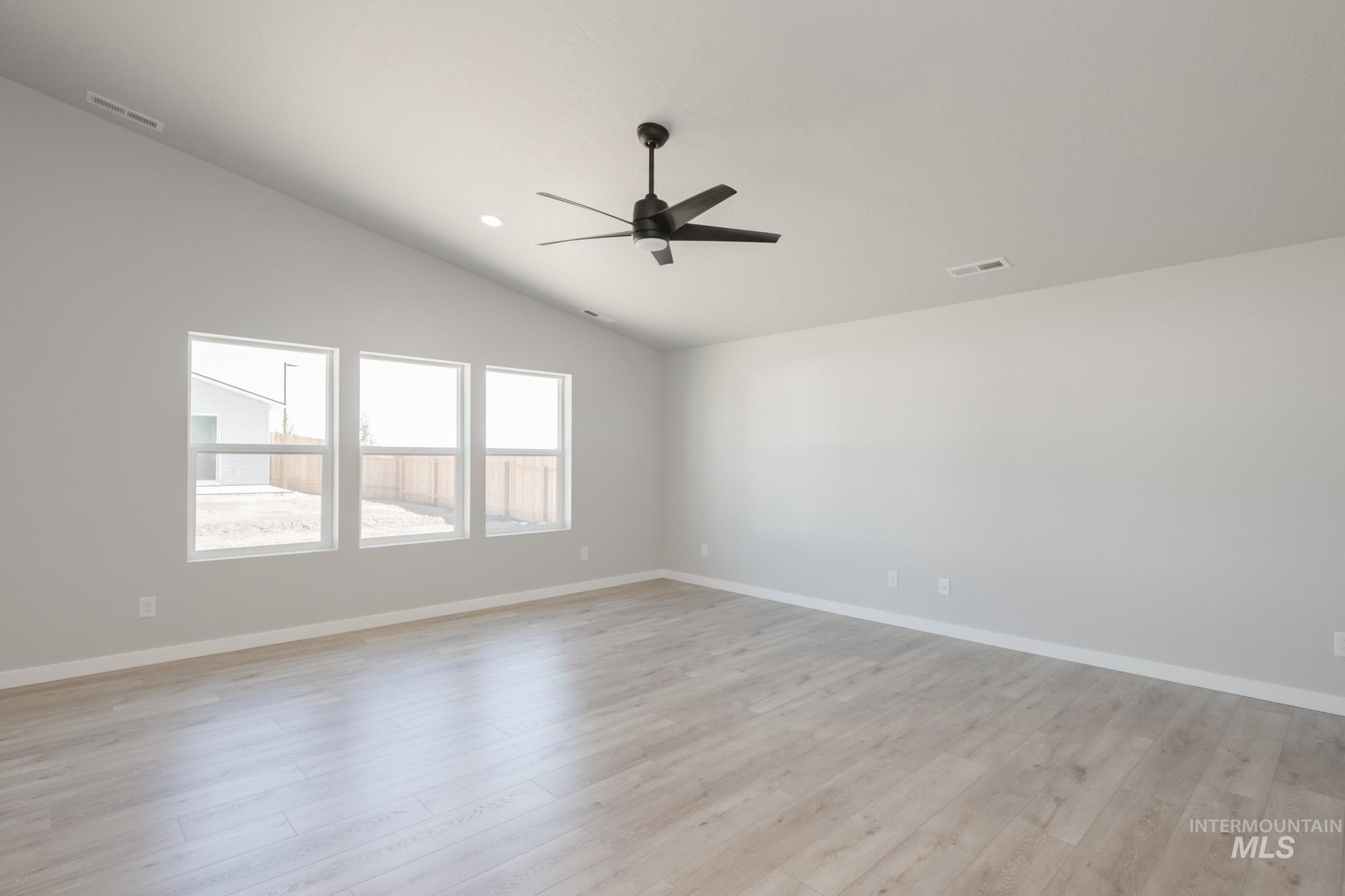 1084 Woods Bog Ct, Middleton, Idaho 83644, 4 Bedrooms, 2 Bathrooms, Residential For Sale, Price $444,990,MLS 98963999