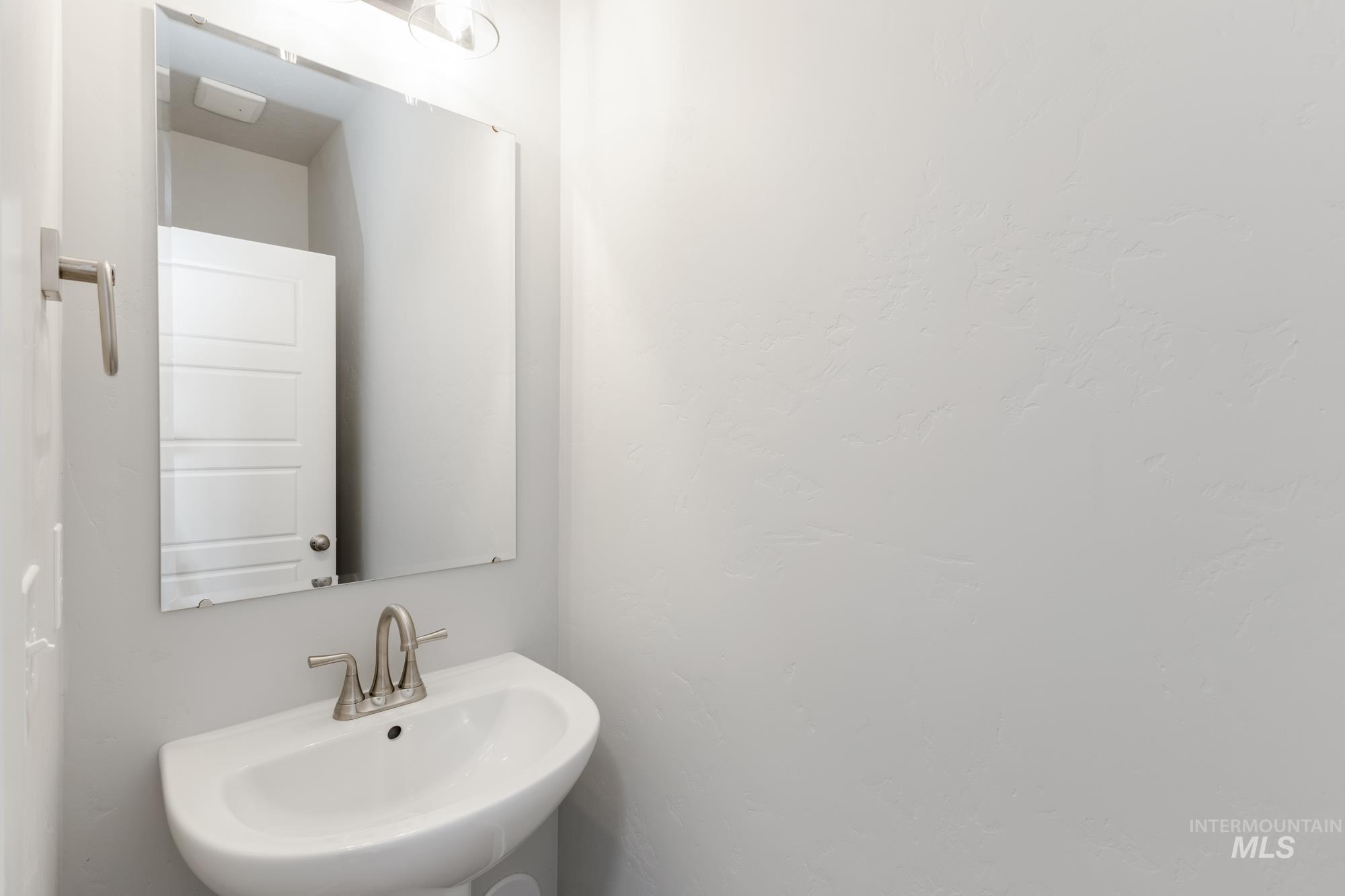 4166 E Kalinga St, Meridian, Idaho 83642, 3 Bedrooms, 2.5 Bathrooms, Residential For Sale, Price $474,990,MLS 98964008