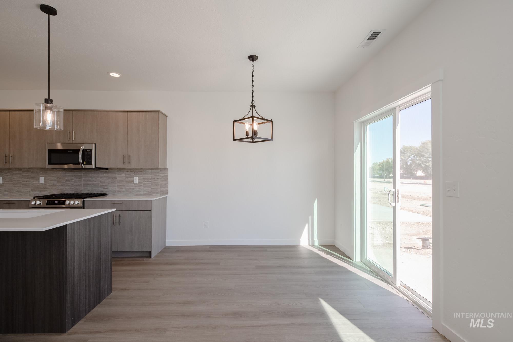 5094 S Amorita Ave, Meridian, Idaho 83642, 3 Bedrooms, 2.5 Bathrooms, Residential For Sale, Price $449,990,MLS 98964009