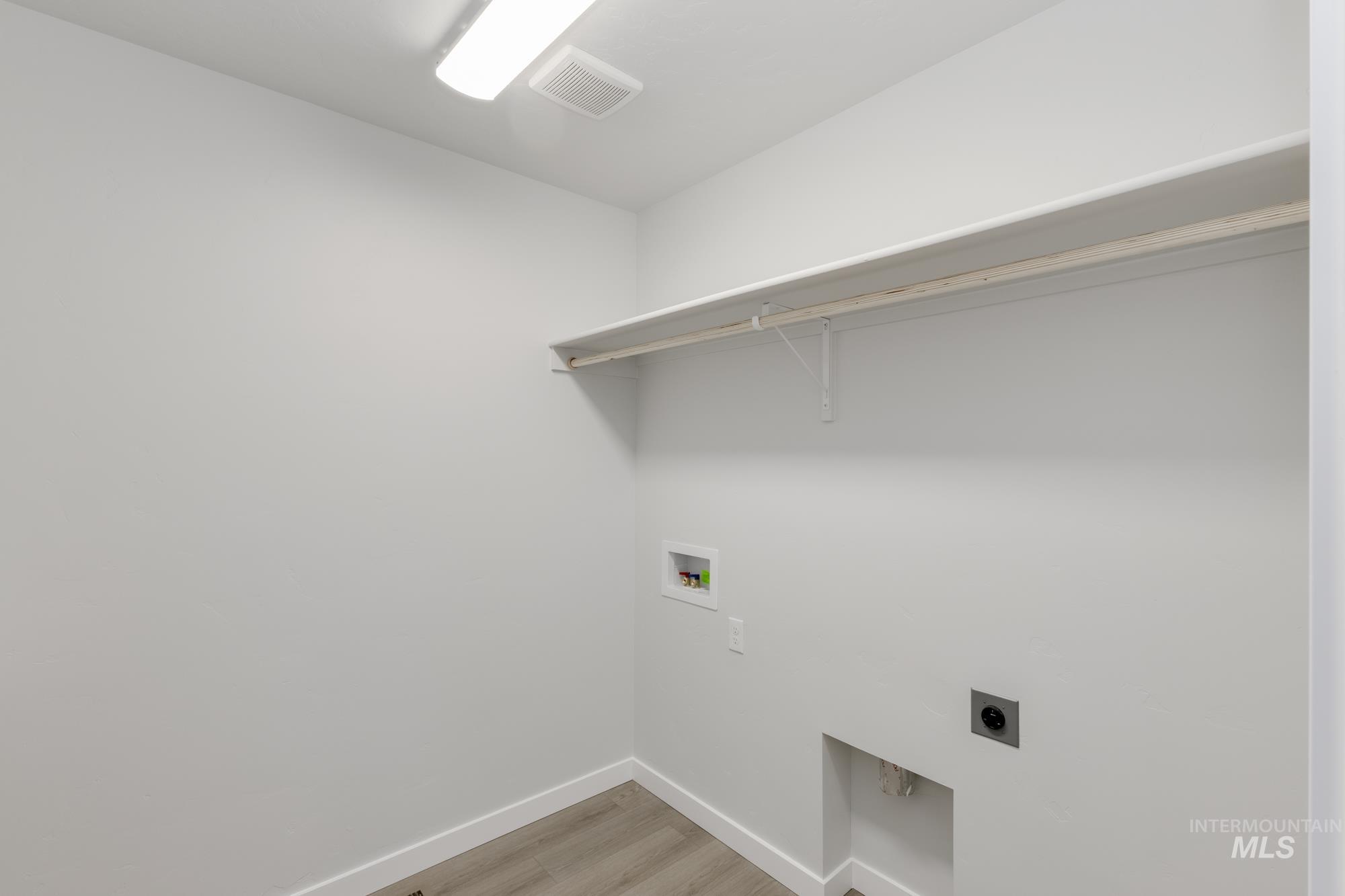 4205 E Hillsong St, Meridian, Idaho 83642, 3 Bedrooms, 2.5 Bathrooms, Residential For Sale, Price $484,990,MLS 98964011