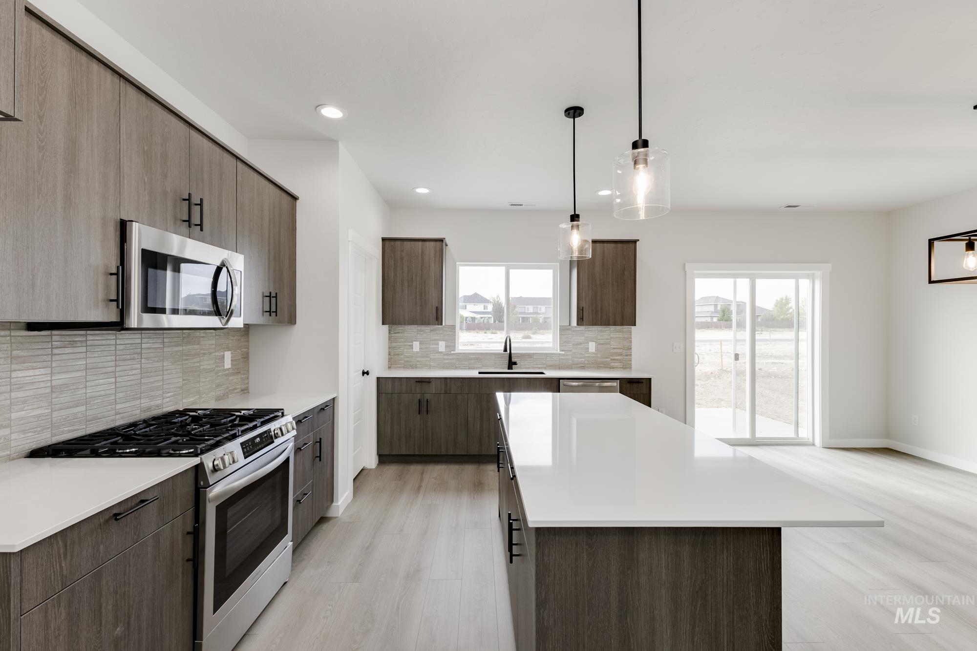 4205 E Hillsong St, Meridian, Idaho 83642, 3 Bedrooms, 2.5 Bathrooms, Residential For Sale, Price $484,990,MLS 98964011