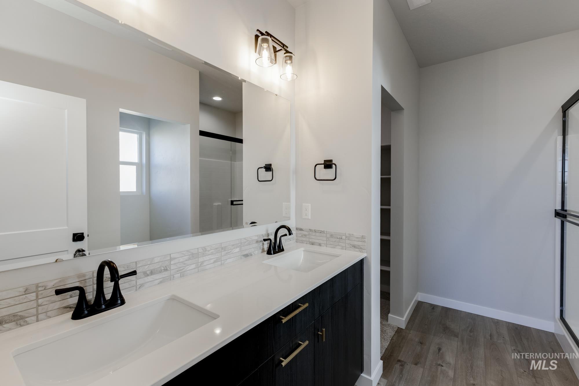 6528 S Sunfish Ave, Boise, Idaho 83709, 3 Bedrooms, 2 Bathrooms, Residential For Sale, Price $499,990,MLS 98964013