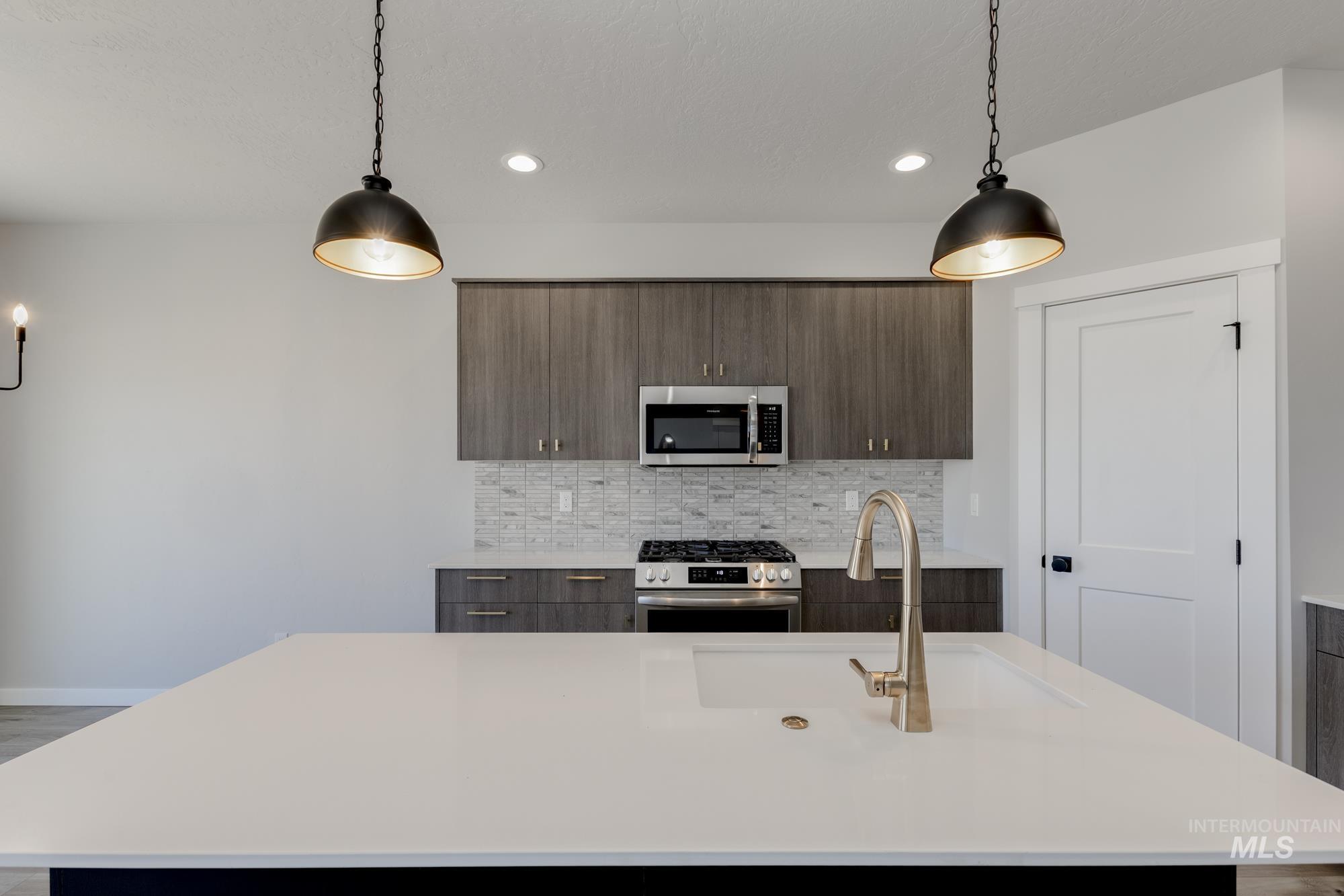 6528 S Sunfish Ave, Boise, Idaho 83709, 3 Bedrooms, 2 Bathrooms, Residential For Sale, Price $499,990,MLS 98964013