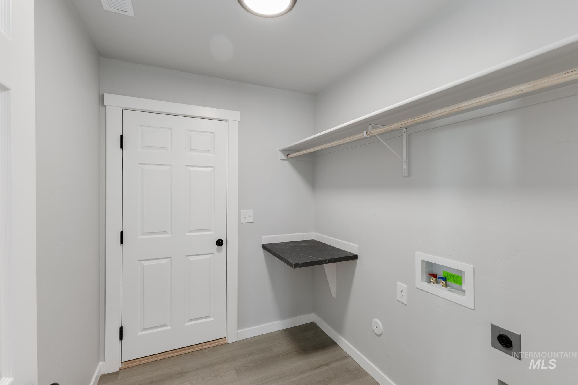 3015 E Boulder Basin Dr, Kuna, Idaho 83634, 4 Bedrooms, 2 Bathrooms, Residential For Sale, Price $449,990,MLS 98964014