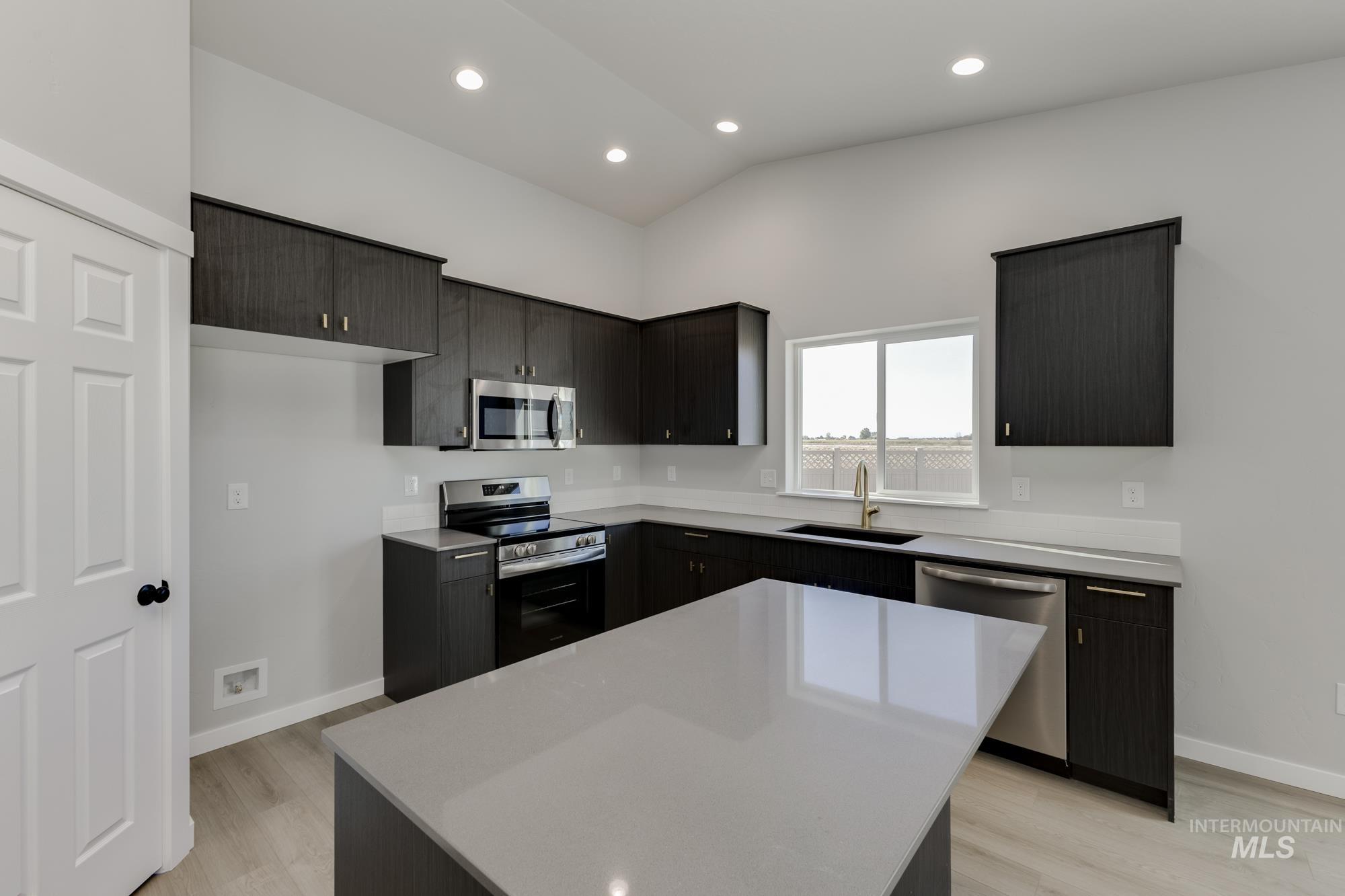 3015 E Boulder Basin Dr, Kuna, Idaho 83634, 4 Bedrooms, 2 Bathrooms, Residential For Sale, Price $449,990,MLS 98964014