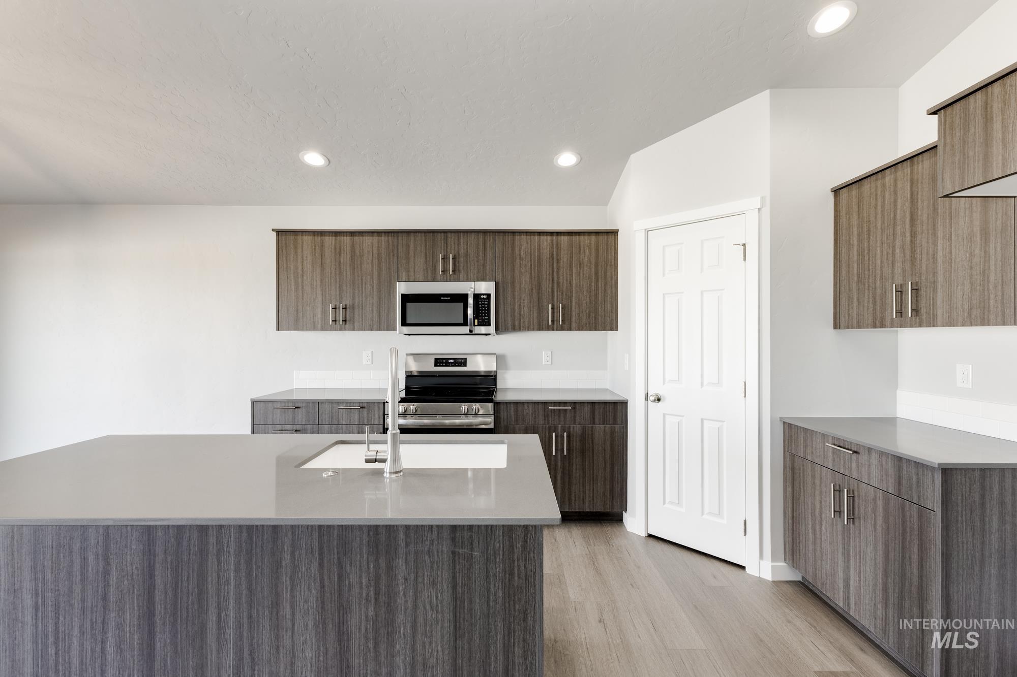 2122 W Penstemon St, Kuna, Idaho 83634, 3 Bedrooms, 2 Bathrooms, Residential For Sale, Price $417,990,MLS 98964016