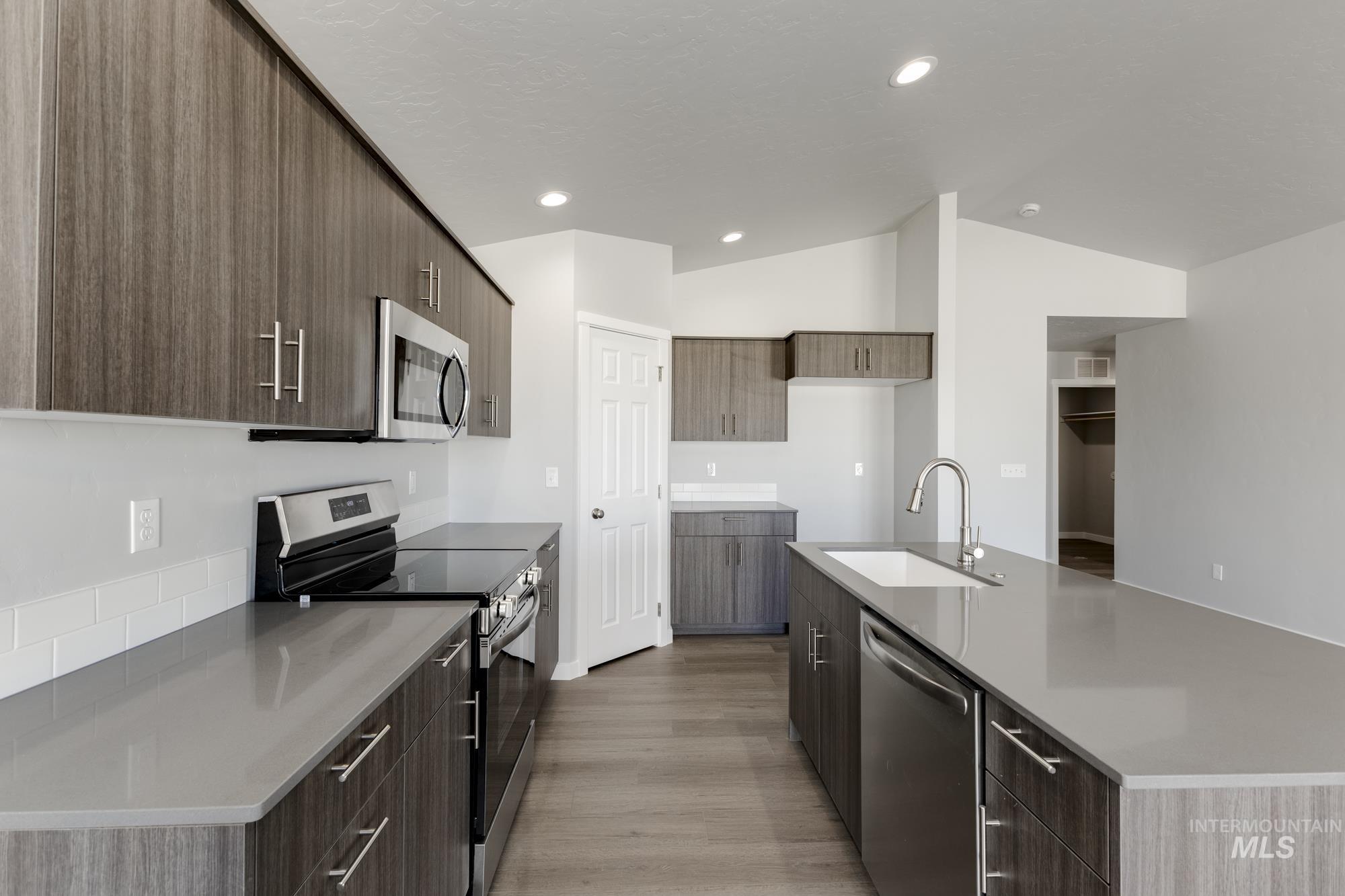 2122 W Penstemon St, Kuna, Idaho 83634, 3 Bedrooms, 2 Bathrooms, Residential For Sale, Price $417,990,MLS 98964016