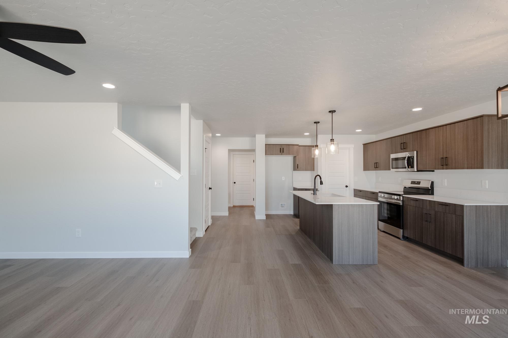 1265 W Pack River Dr, Meridian, Idaho 83642, 3 Bedrooms, 2.5 Bathrooms, Residential For Sale, Price $444,990,MLS 98964024