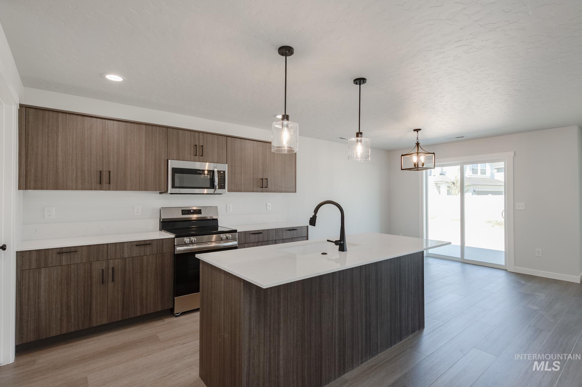 1265 W Pack River Dr, Meridian, Idaho 83642, 3 Bedrooms, 2.5 Bathrooms, Residential For Sale, Price $444,990,MLS 98964024