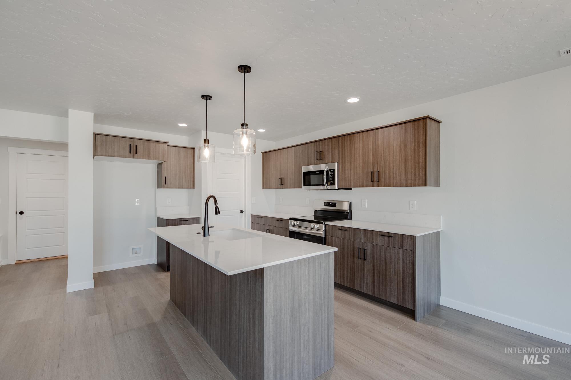 1265 W Pack River Dr, Meridian, Idaho 83642, 3 Bedrooms, 2.5 Bathrooms, Residential For Sale, Price $444,990,MLS 98964024