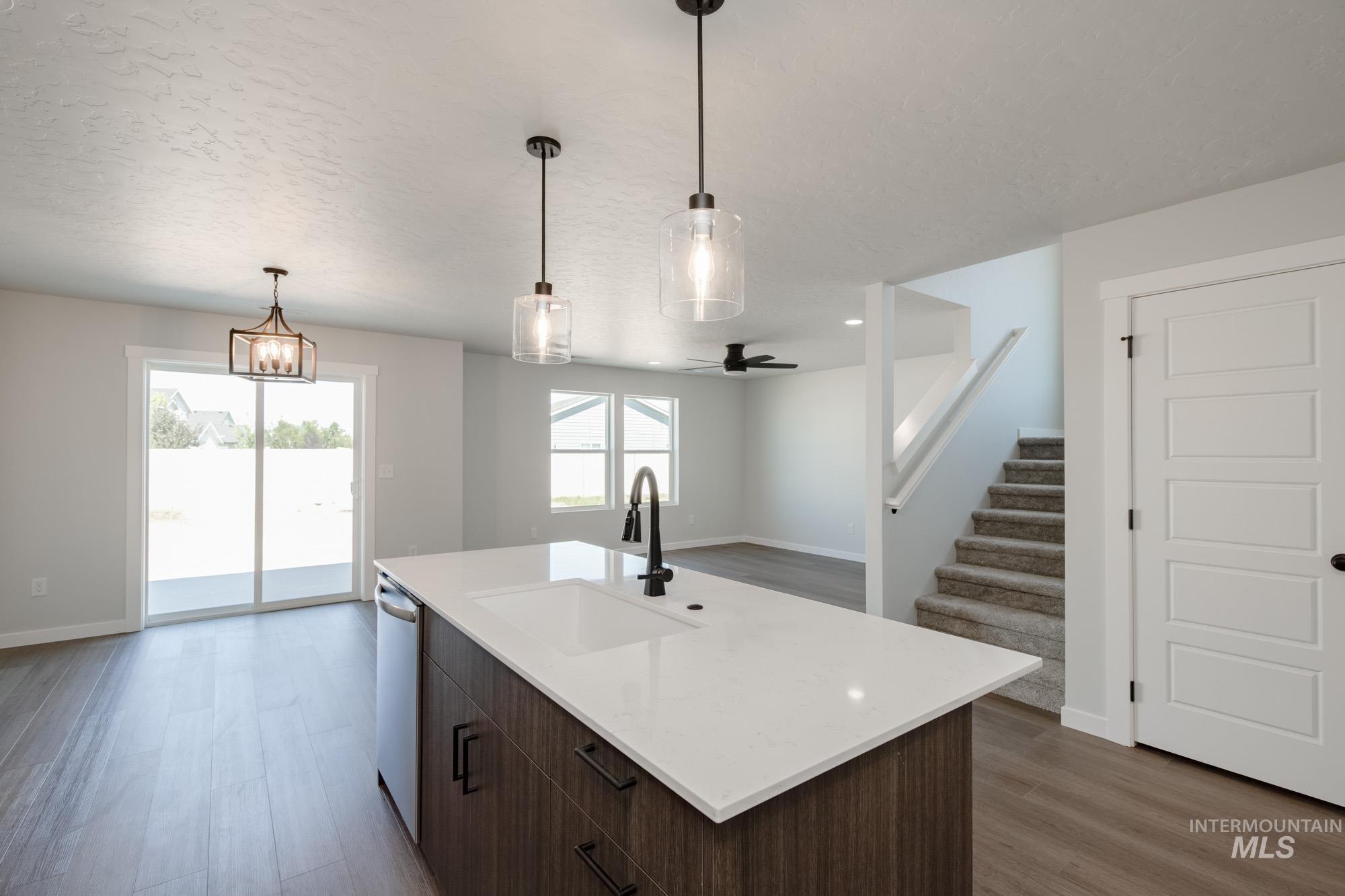 1265 W Pack River Dr, Meridian, Idaho 83642, 3 Bedrooms, 2.5 Bathrooms, Residential For Sale, Price $444,990,MLS 98964024