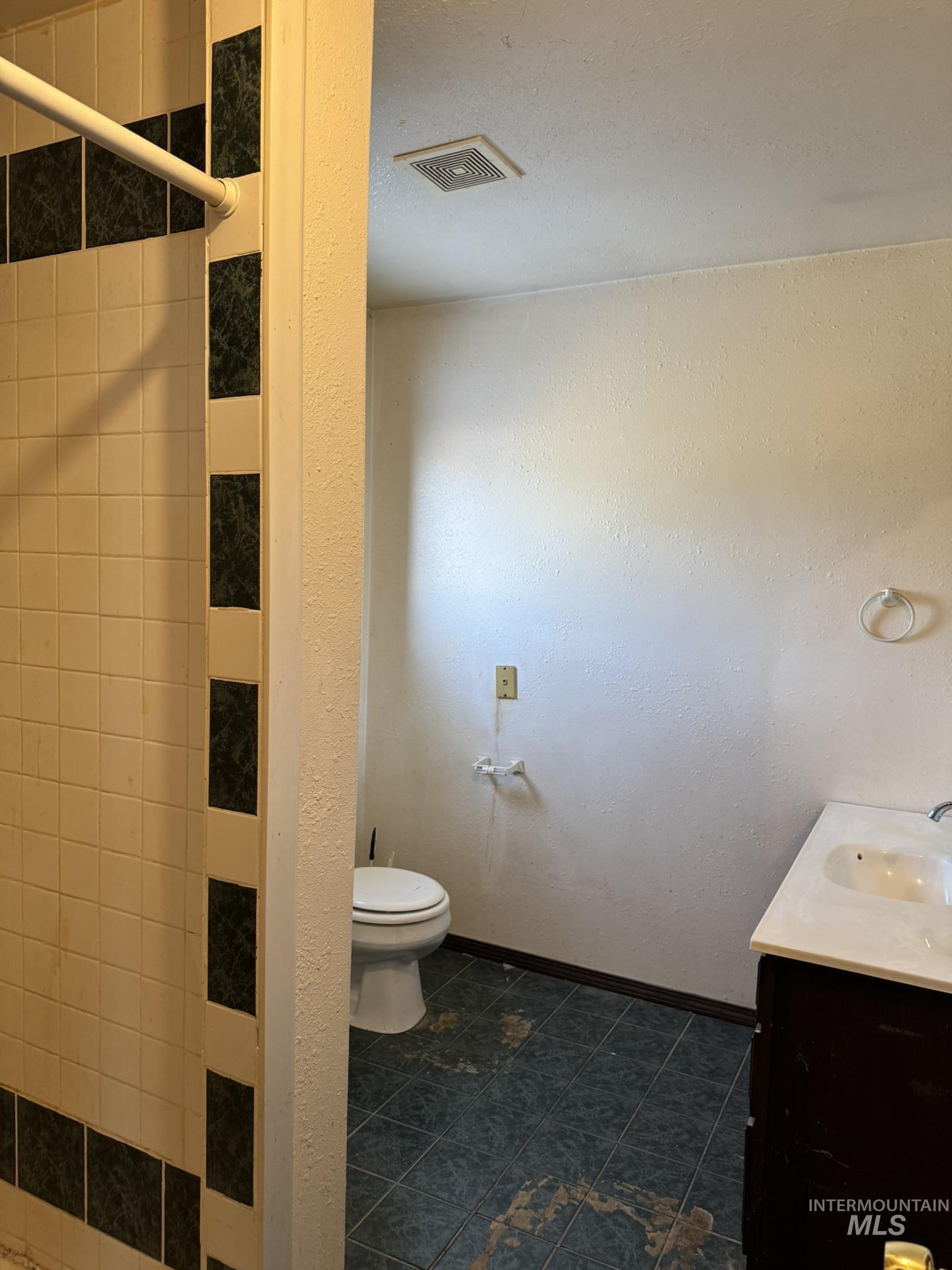 518 Montana Street, Gooding, Idaho 83330, 3 Bedrooms, 2 Bathrooms, Residential For Sale, Price $215,000,MLS 98964031