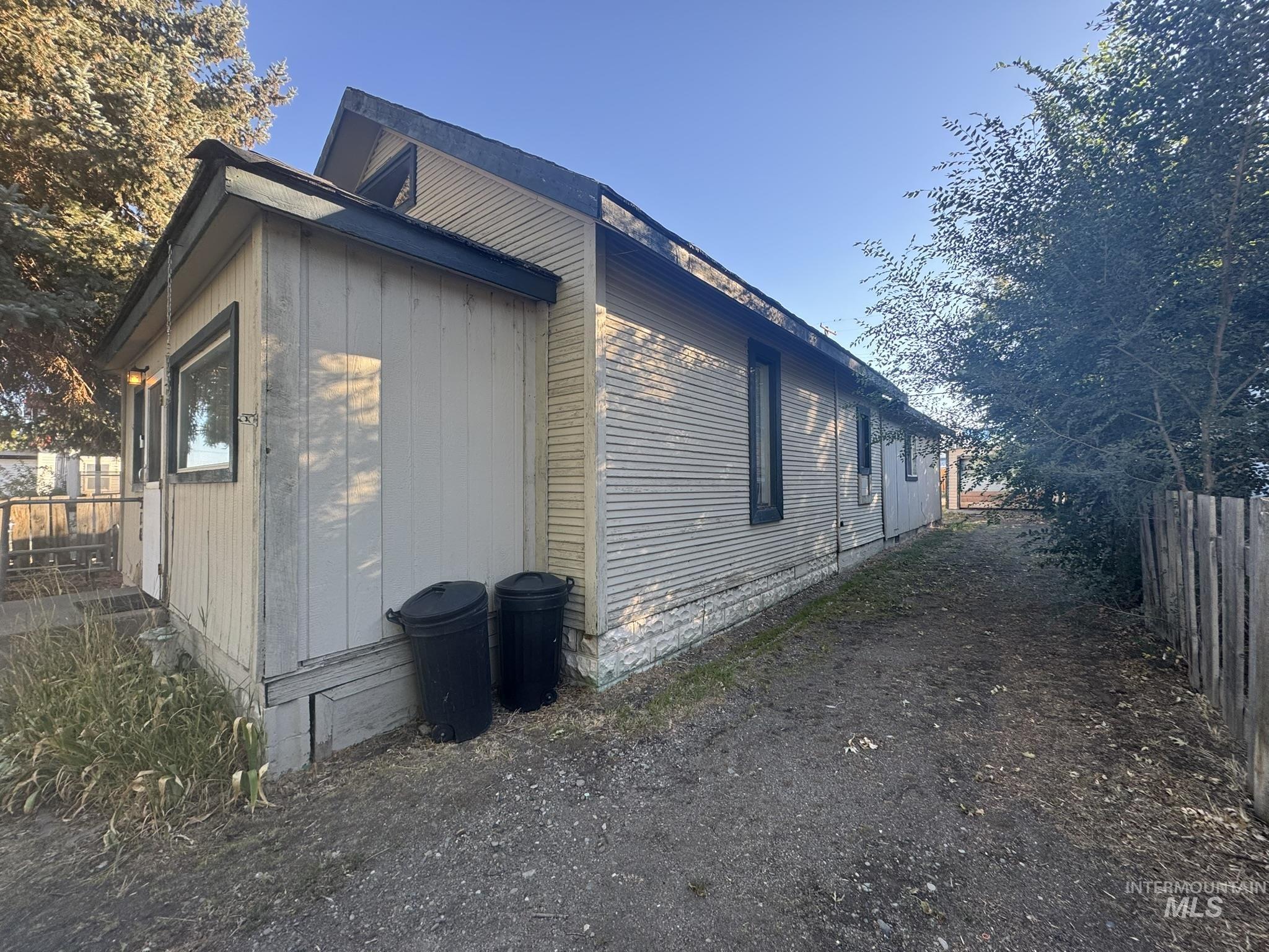 518 Montana Street, Gooding, Idaho 83330, 3 Bedrooms, 2 Bathrooms, Residential For Sale, Price $215,000,MLS 98964031